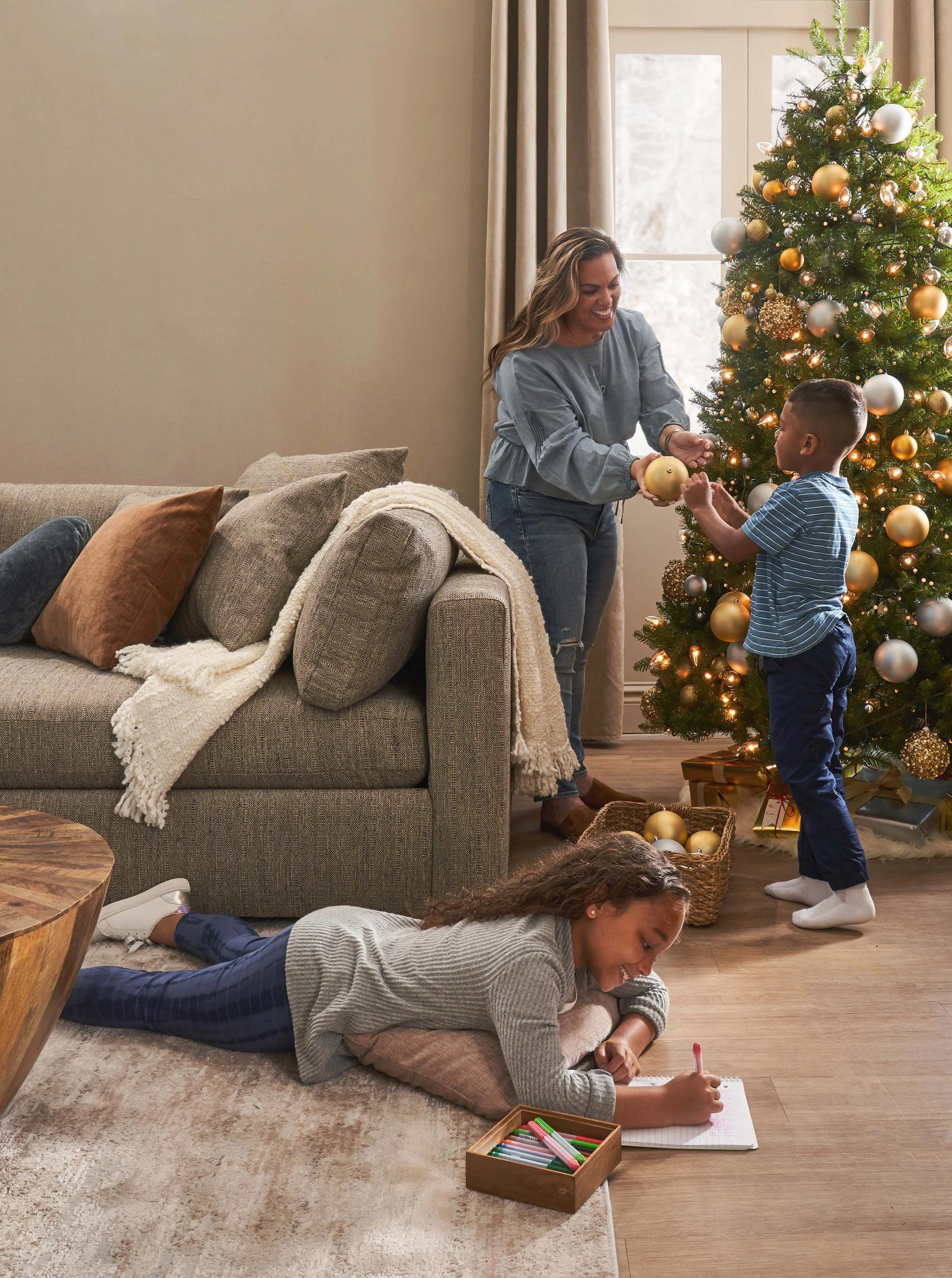 DW_Haven_Media_Model_0194_FLAT_LB _crop1.jpg