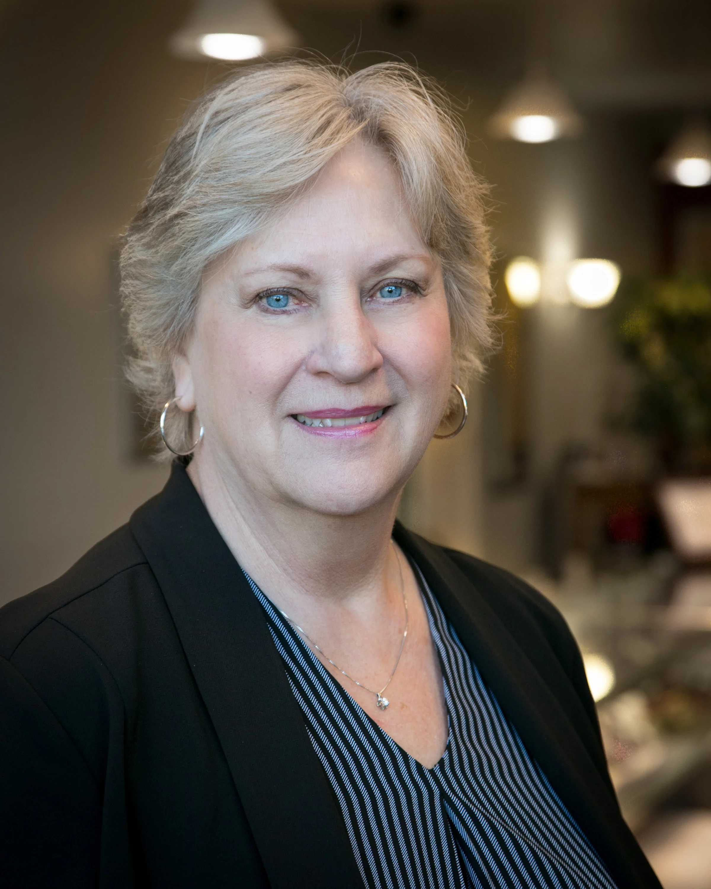 Vickie Tait is a Certified Diamontologist with Diamond Council of America.