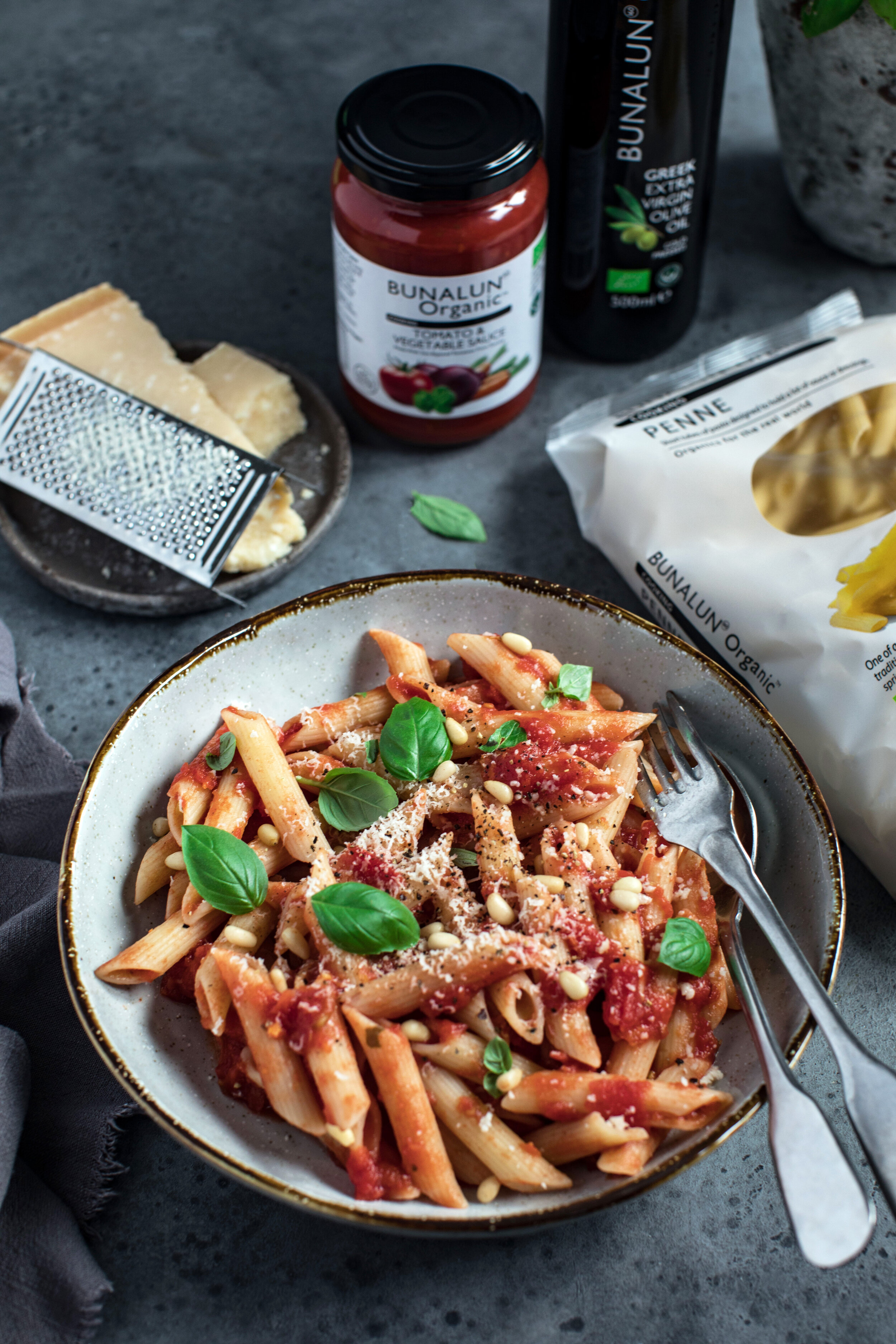 Easy Pasta &amp; Sauce With Toasted Pine Nuts