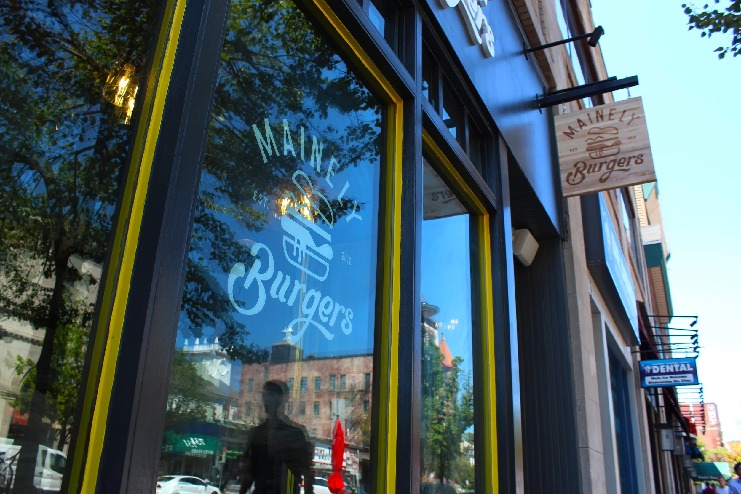 mainely-burgers-Storefront-cambridge-ma.jpg