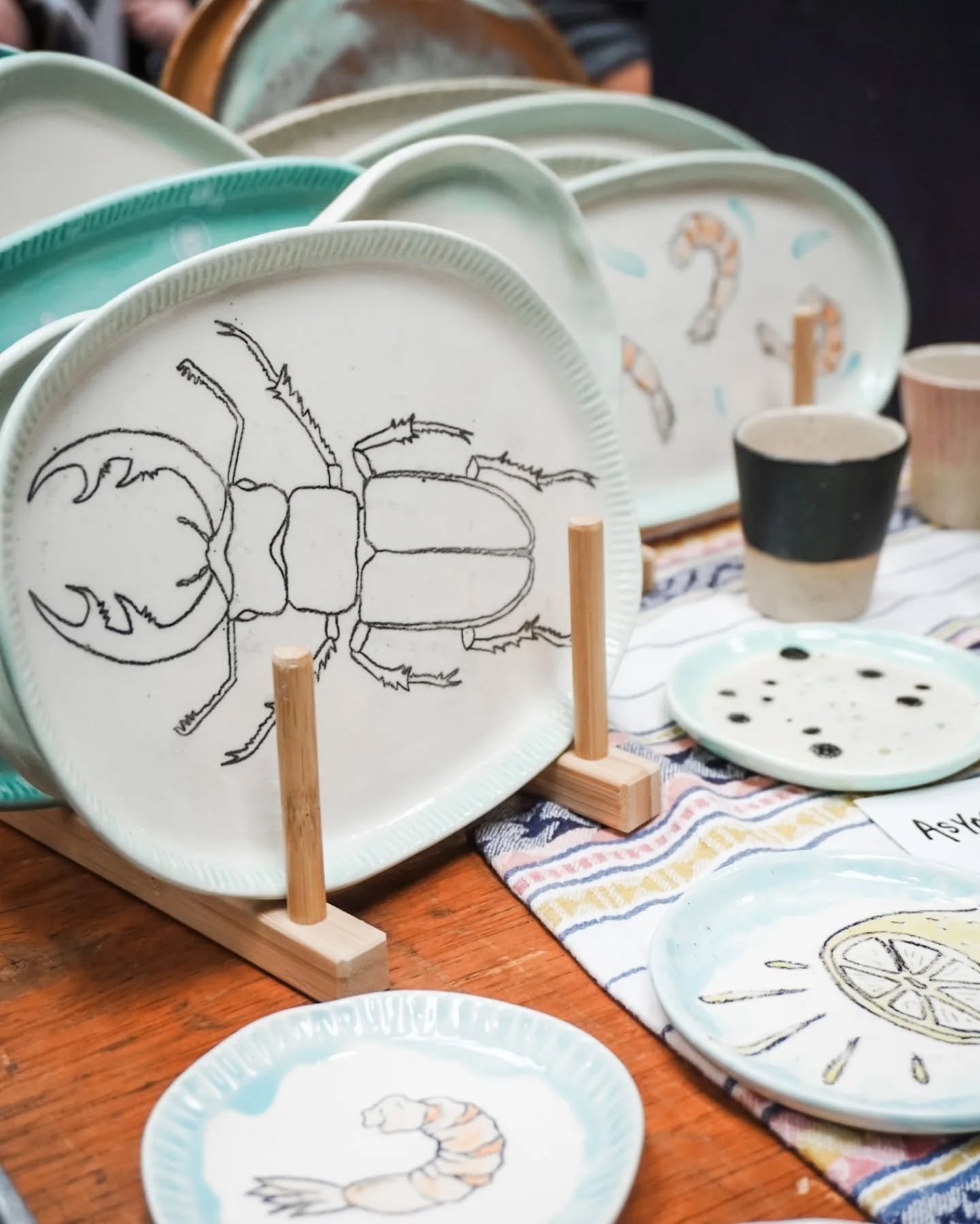 Derni&egrave;re chance de venir nous voir au Locoshop Angus et de d&eacute;couvrir tous ces produits fabriqu&eacute;s au Qu&eacute;bec avec amour et soin par des personnes passionn&eacute;es &hearts;️

INFOS 👇🏻👇🏻👇🏻
March&eacute; du printemps au