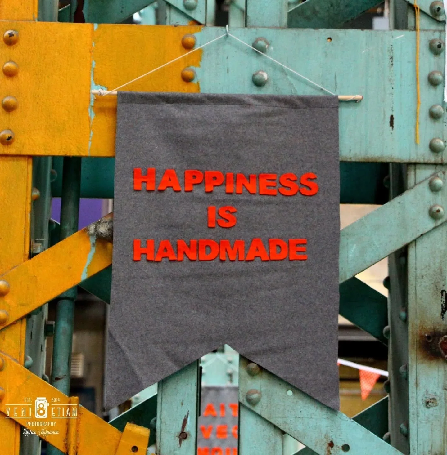 D&eacute;j&agrave; en 2016, on organisait des march&eacute;s cr&eacute;atifs uniques qui faisaient rayonner les cr&eacute;ateurs.rices les plus talentueux.ses de Montr&eacute;al. ✨

Et on compte encore faire exactement la m&ecirc;me chose en 2036 ! 
