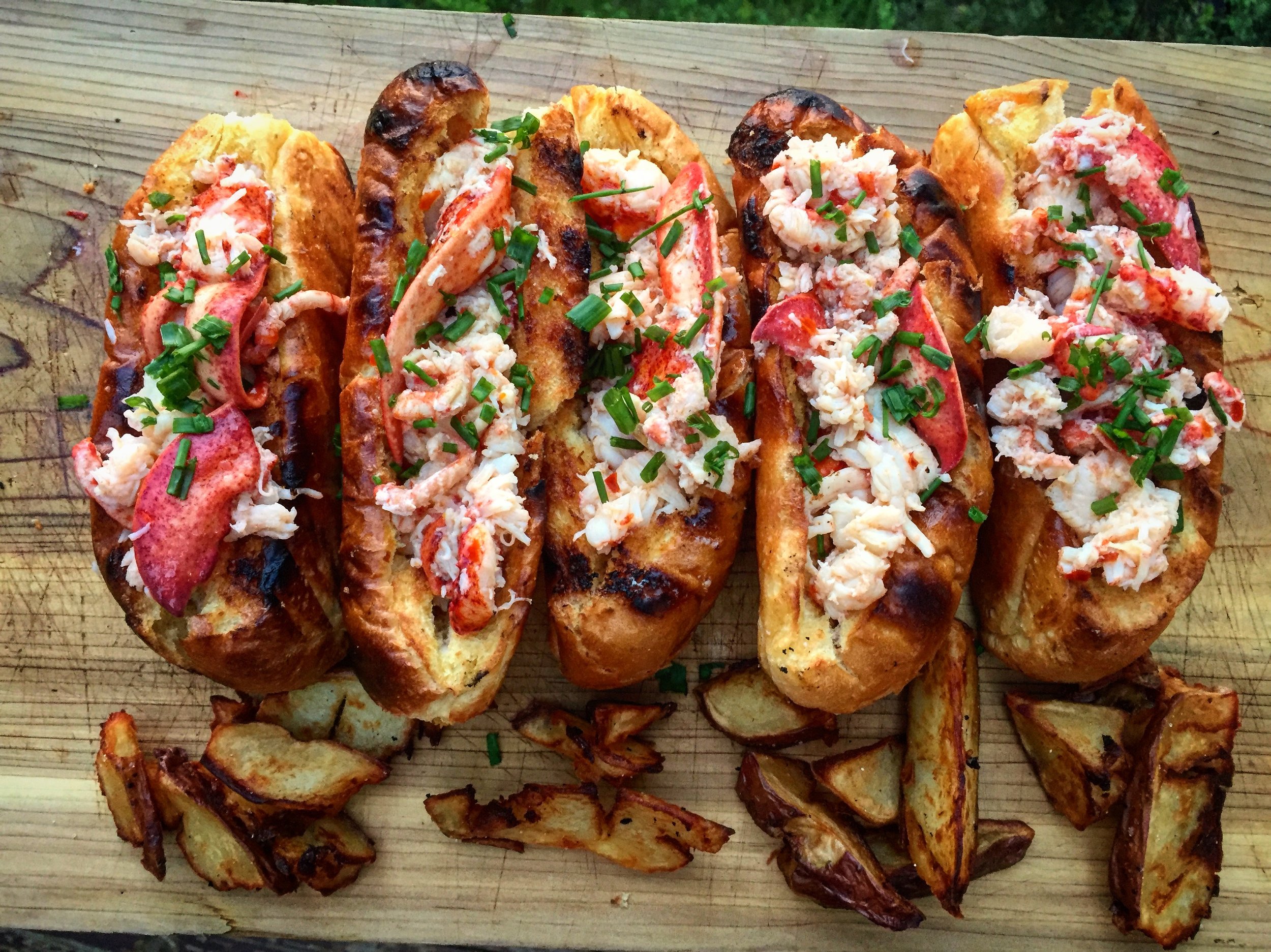 butter-poached-lobster-toasted-roll.JPG