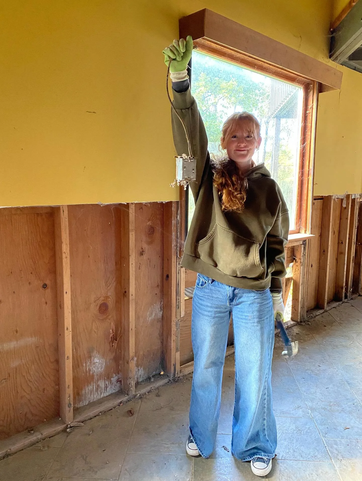 Community showing up to help us with construction while smashing some walls and pulling some strings. Come to our fundraiser and silent auction next week, Nov 1+2, 2-5pm 
We&rsquo;ll be offering works by Millicent Young, Spencer Tunick, Koyoltzintli,