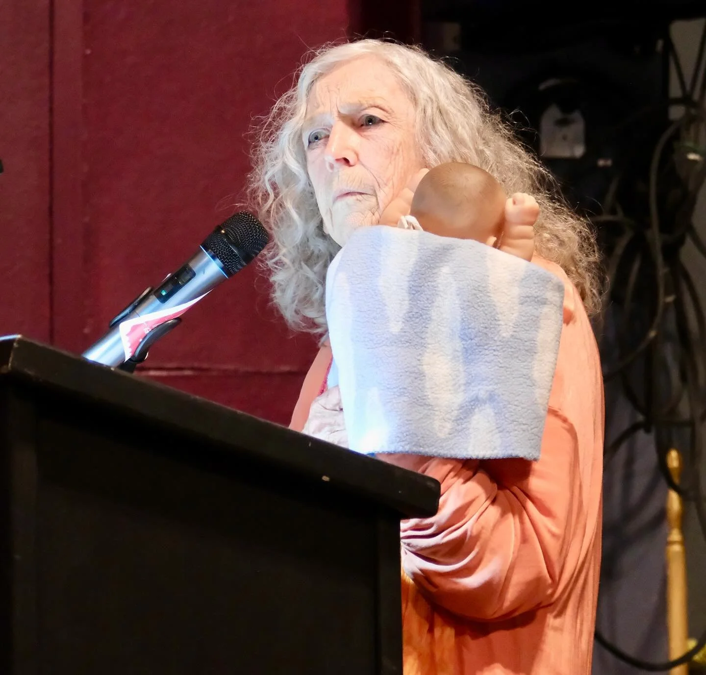 Gratitude: Thank you @linda.m.montano for sharing your generous, wise, lively, free-spirited , spiritual practice last week. Making everyone sing, laugh, cry, dance, chant together was just what we needed. Just what the world needs. Thank you to all 