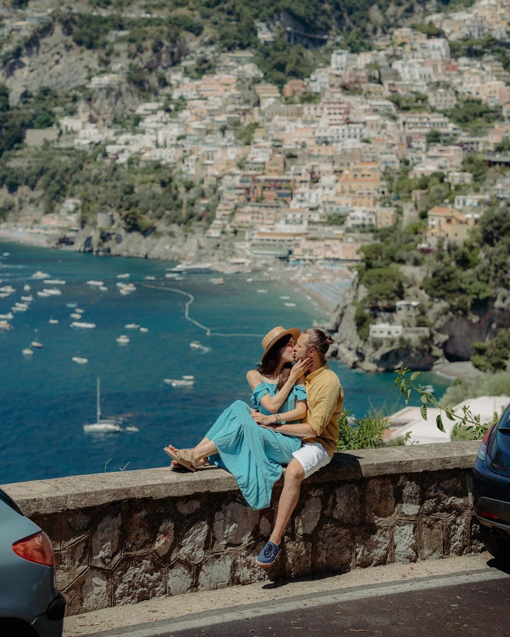 🇬🇧 Today, for a change, a bit about what we didn't like on the Amalfi Coast 😉 What bothered us the most? Not crowds, not super narrow roads, not crazy drivers (mainly scooters), not too often excessive prices (we're already used to all of this, be