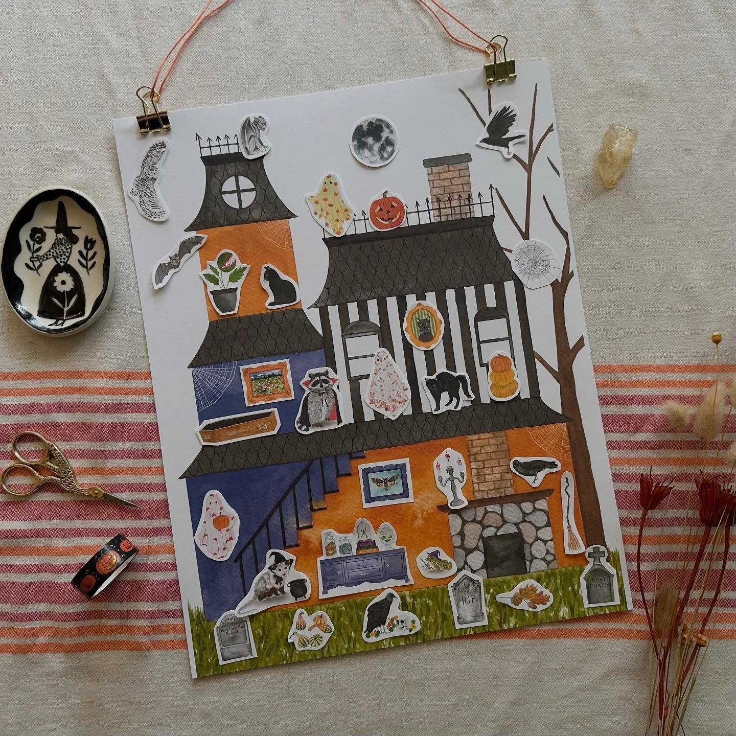 I&rsquo;m so excited to share my brand new Halloween Advent Calendar with you! I know, I know, it&rsquo;s Labor Day weekend, but you&rsquo;ll want to snag yours by Oct. 1st so you are spooky-countdown-ready. Celebrate your favorite Fall holiday with 