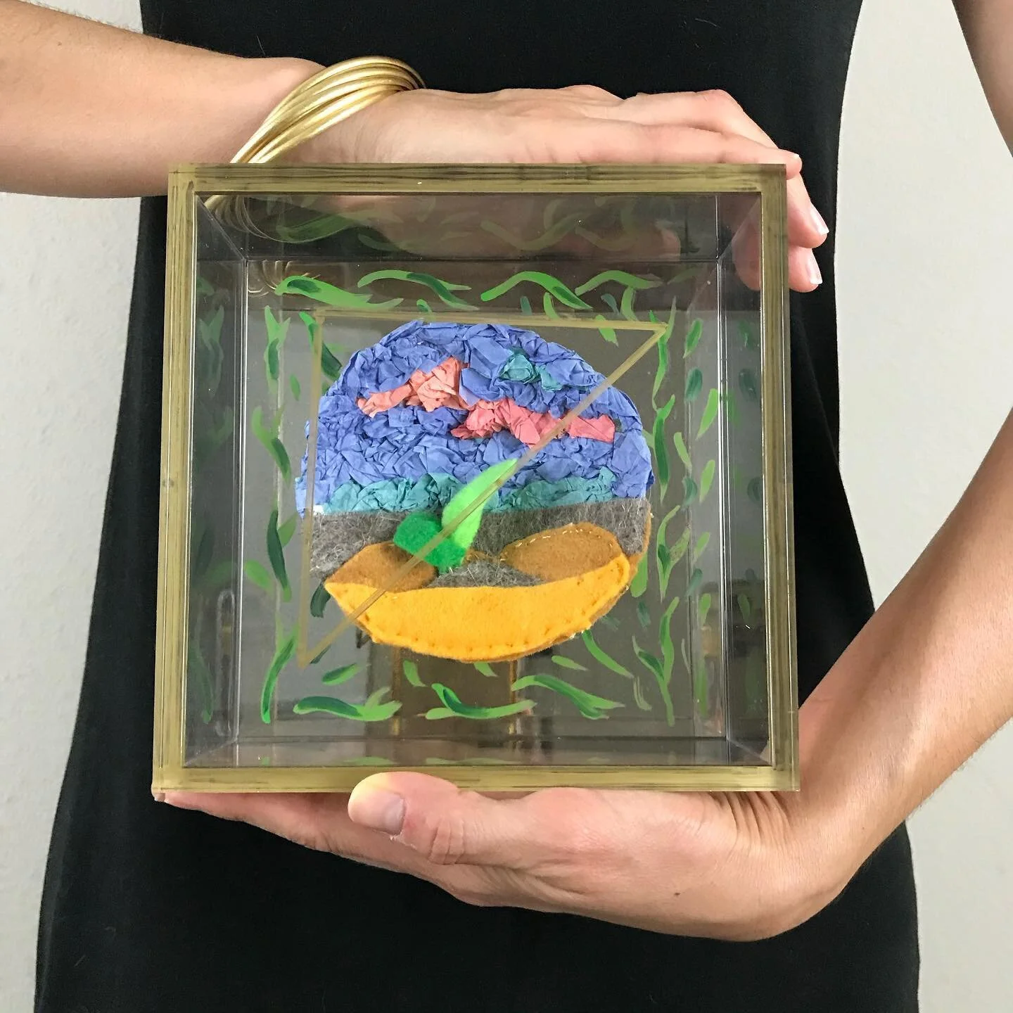 •FERTILITY- BEYOND THE PROMISE OF HAVING CHILDREN• (Español en comentarios)
.
On this piece I explore the following phase of the women’s cycle: The follicular phase. Here only one egg will mature to be released during ovulation