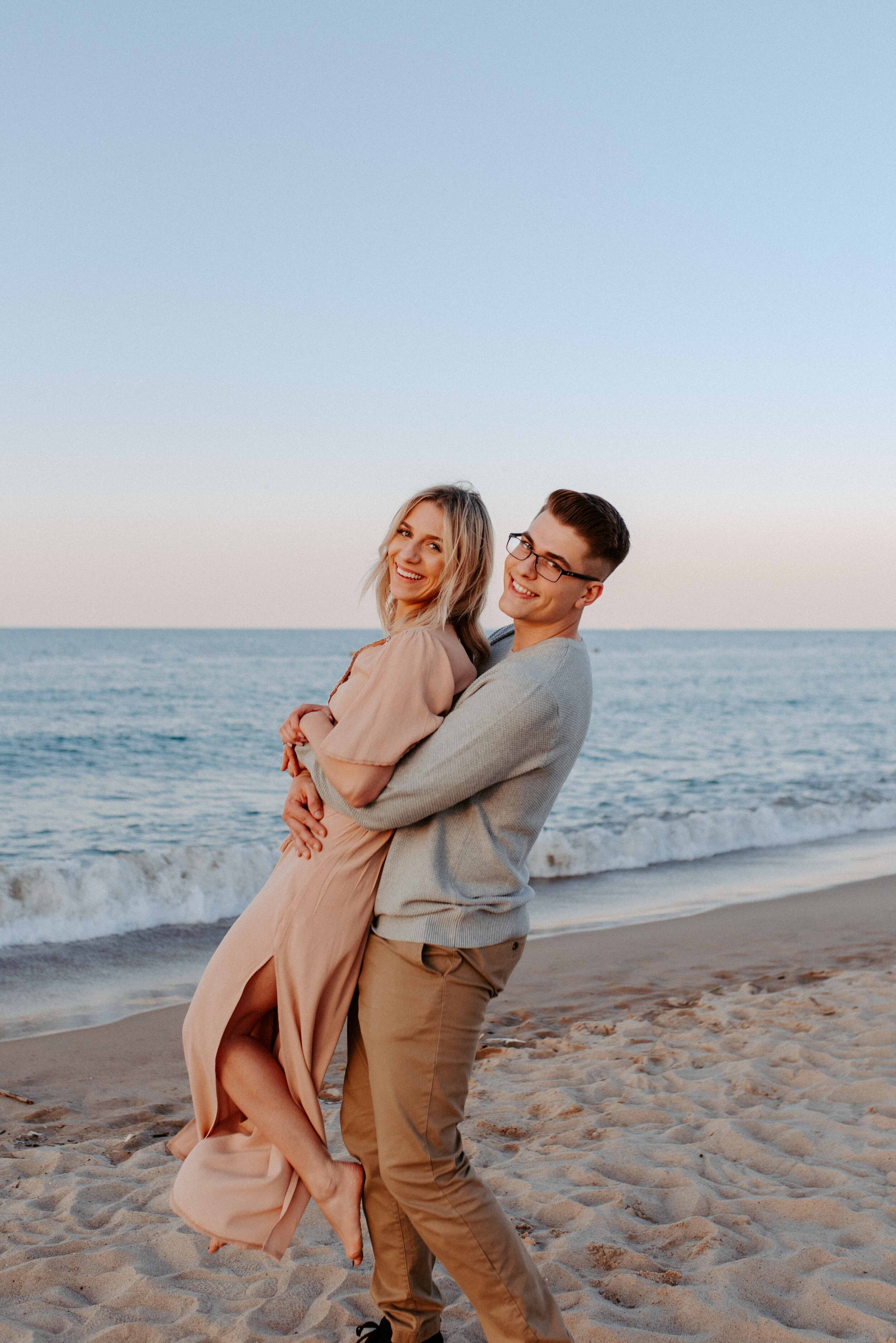 Chicago Skyline Engagement Photos-65.jpg