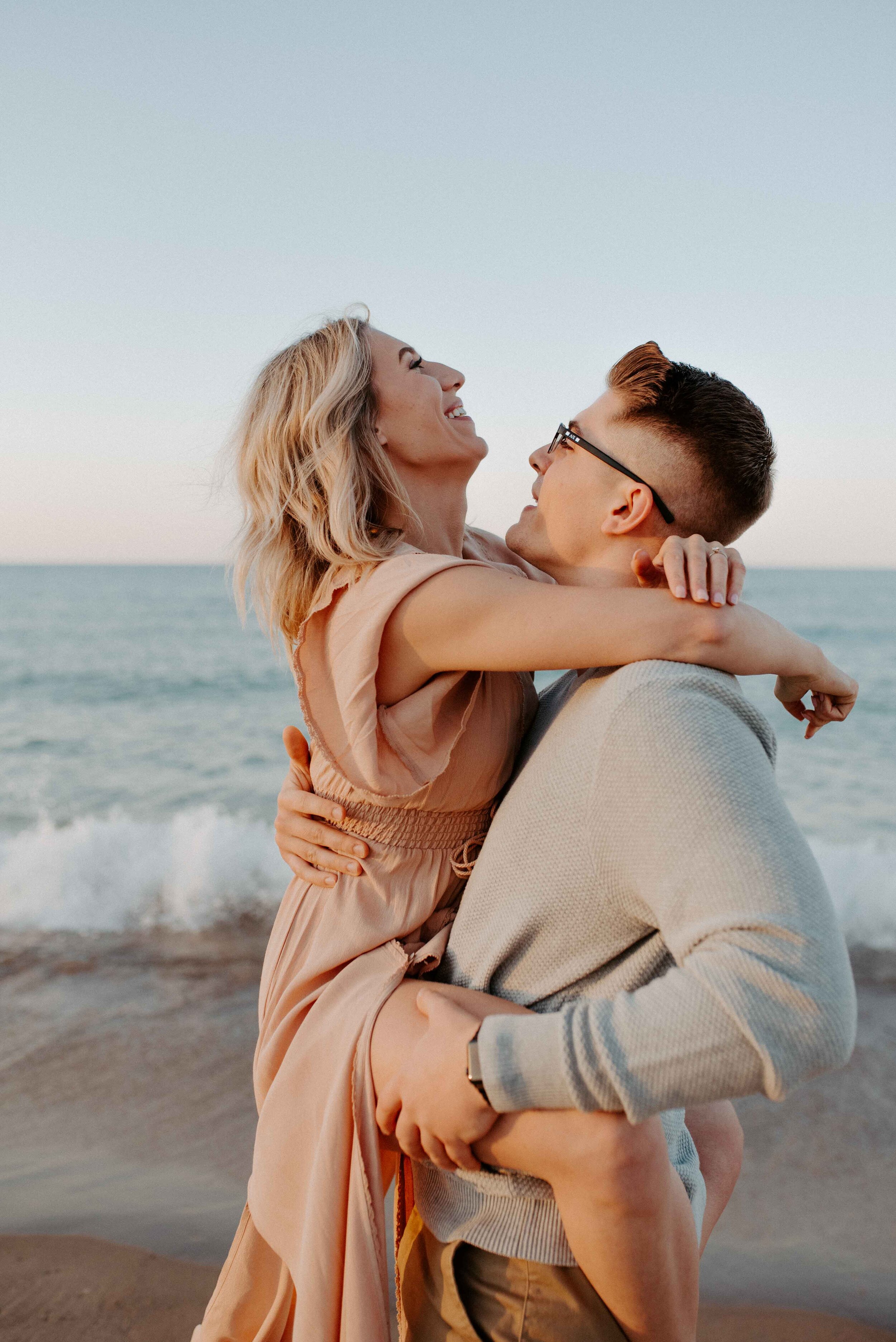 Chicago Skyline Engagement Photos-33.jpg