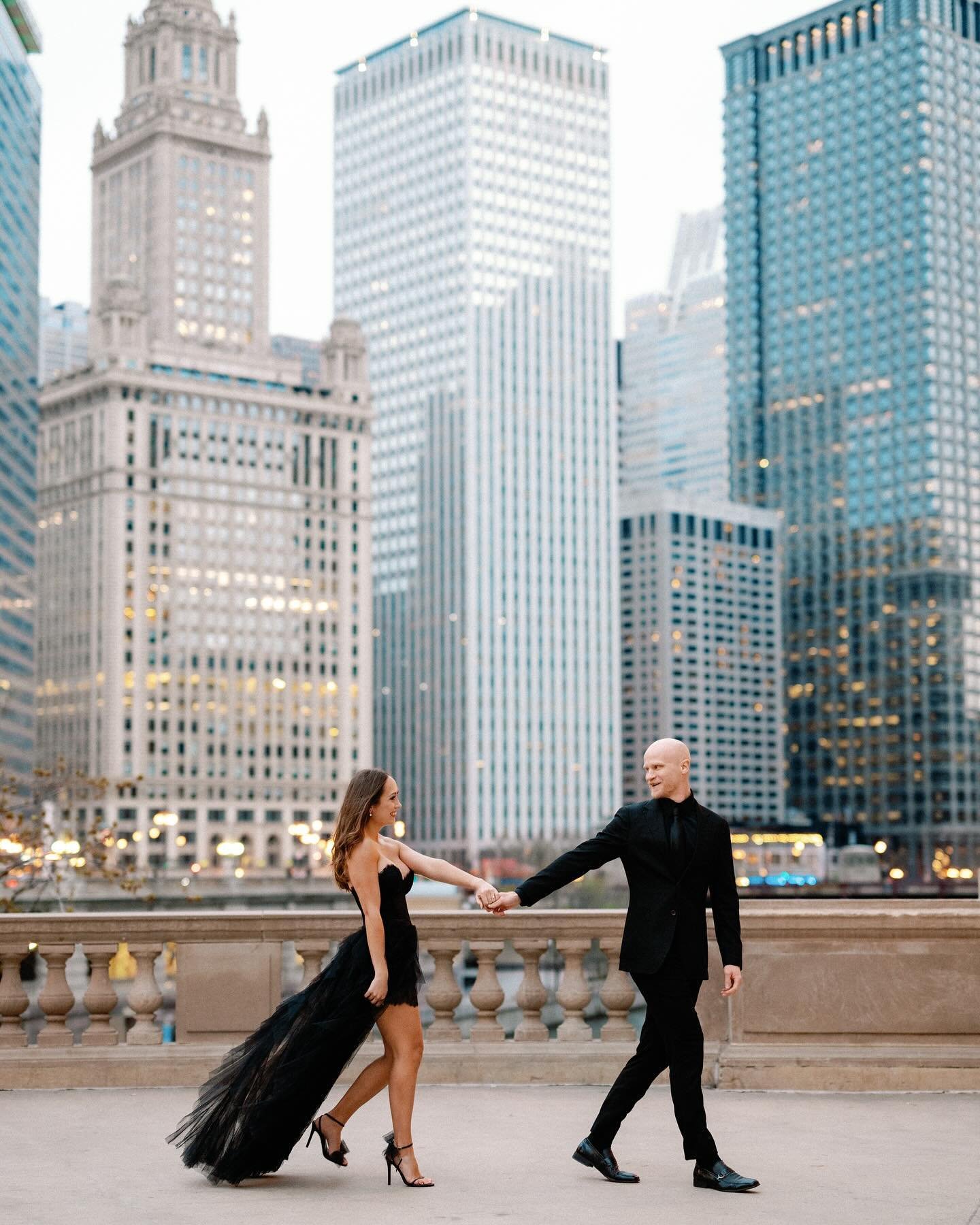 Last night with Alyssa + Sam kicked off the start of my outdoor session season and it was PERFECT. Apart from wedding days, I haven&rsquo;t shot a session outside in almost two months (!!! love you at-home and studio sessions, but the outdoors are ca