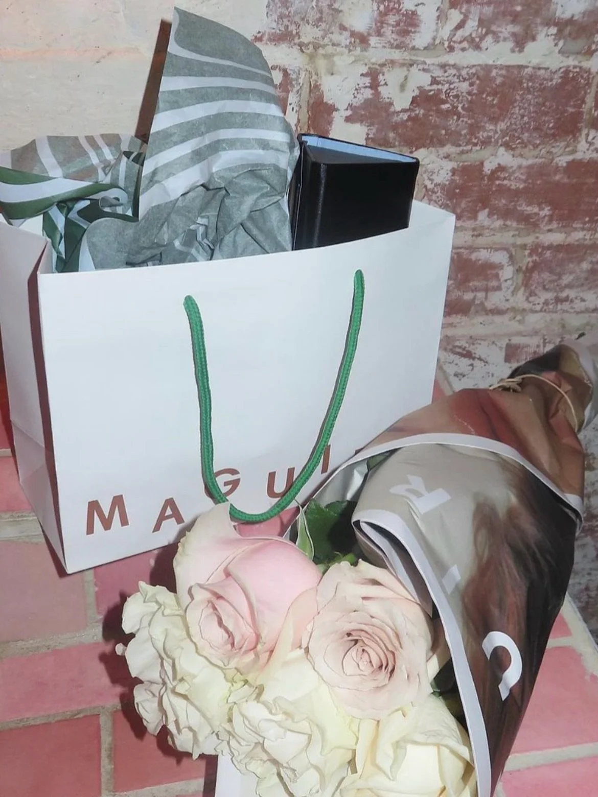 Valentine&rsquo;s Day Inspo:
@maguireshoes &amp; @2peonies_____ rose party