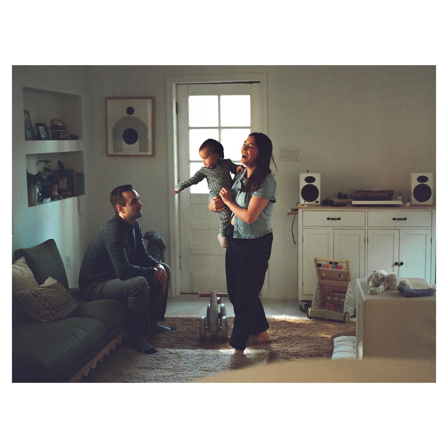 Gosh, this at home family session in the fall was such a treat. There&rsquo;s nothing I love more than documenting your lived in, sacred routines in the space that you feel most comfortable in. Real life, and real memories in the making. Thank you, J