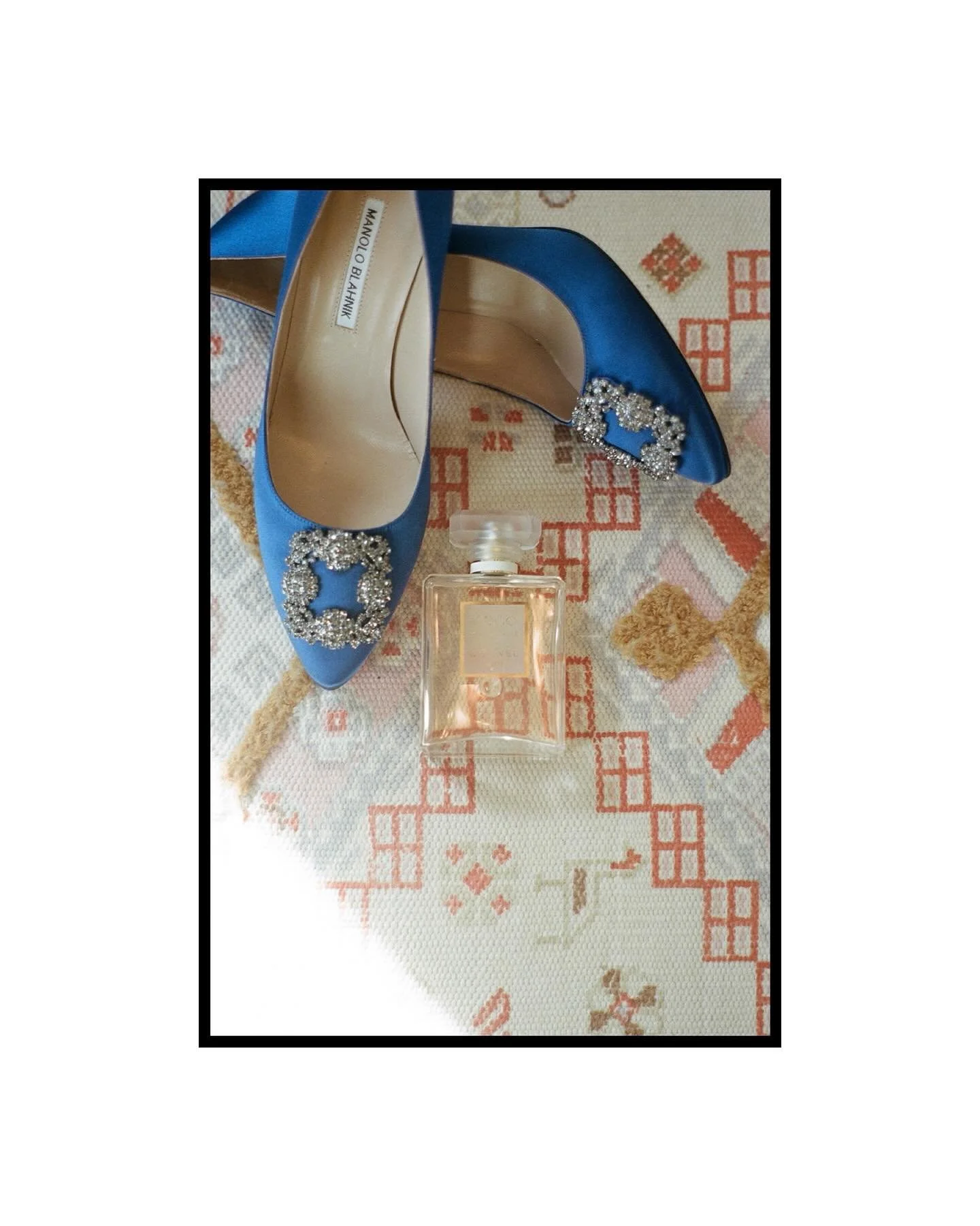 All the pretty details✨✨ Minolos, @chanelofficial perfume, a vintage dress, and a gorgeous fall bouquet by my pal @oldtimefeeling.