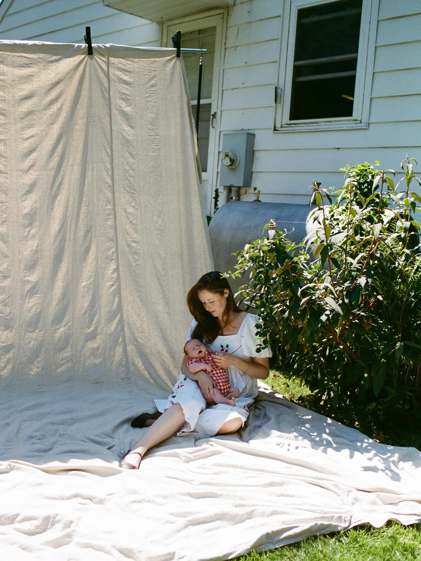 Hi there!  I&rsquo;m slowly coming out of my newborn bubble and am so thankful to have had this bonding time with my new babe and our family. I have two wonderful weddings coming up this October and a handful of family sessions in November. 

I still