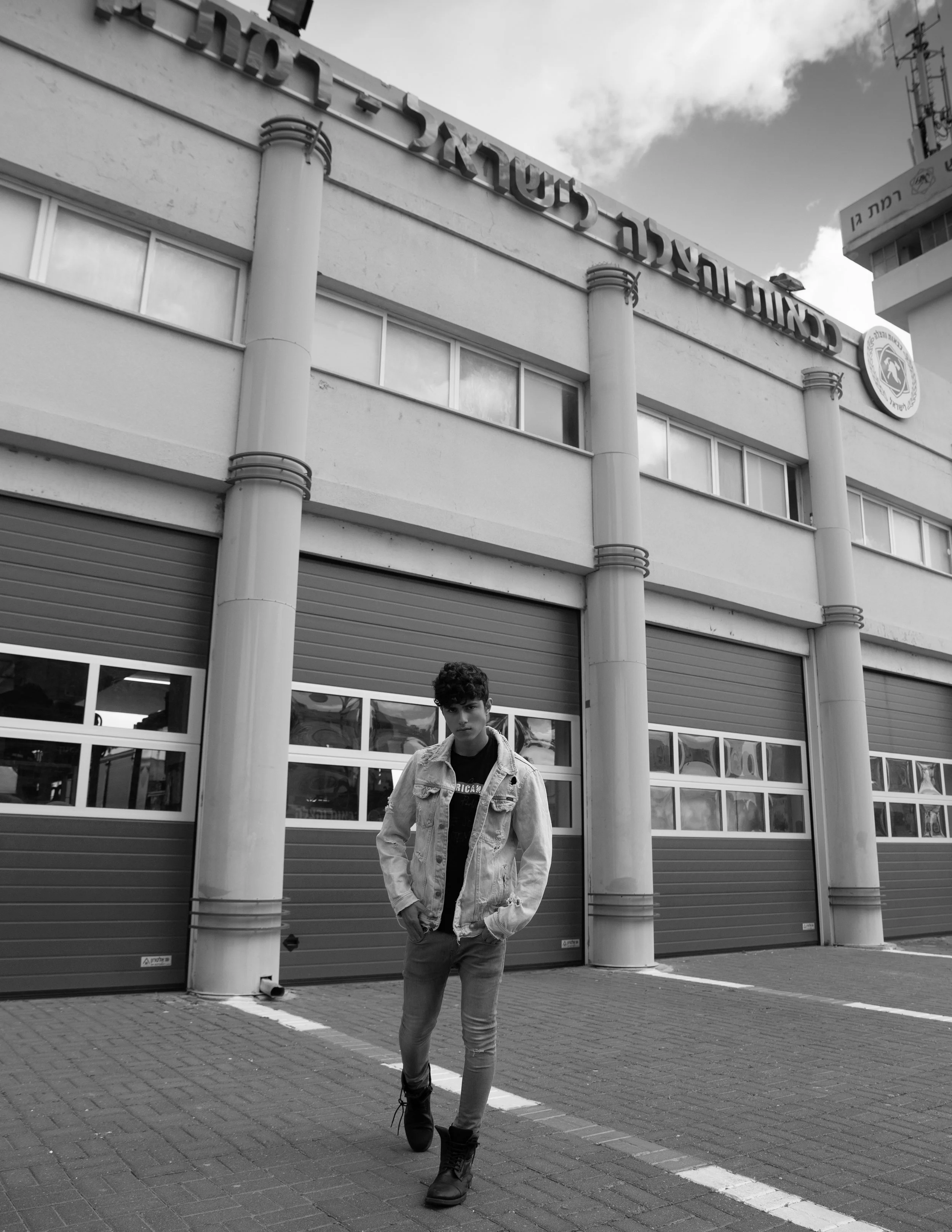 Jacket - Levis Shirt - Pull & Bear Jeans - H&M Shoes - Zara