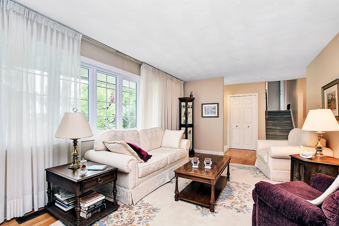 959 Mountainview Avenue Whitehaven — CHAD CLOST REAL ESTATE TEAM