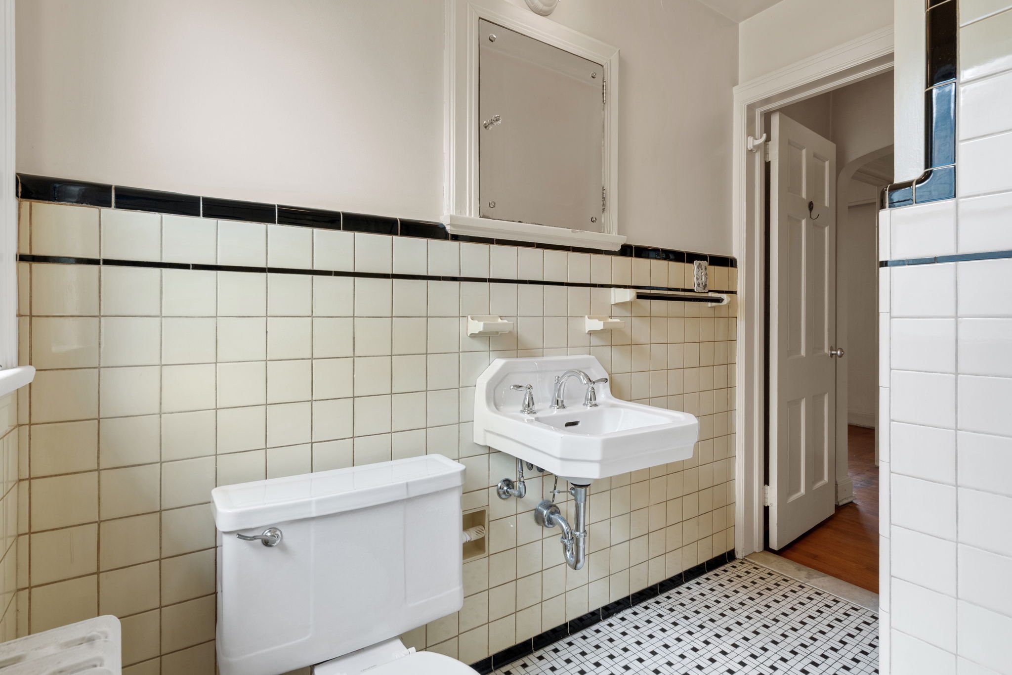 28-web-or-mls-238-island-park-dr.jpg
