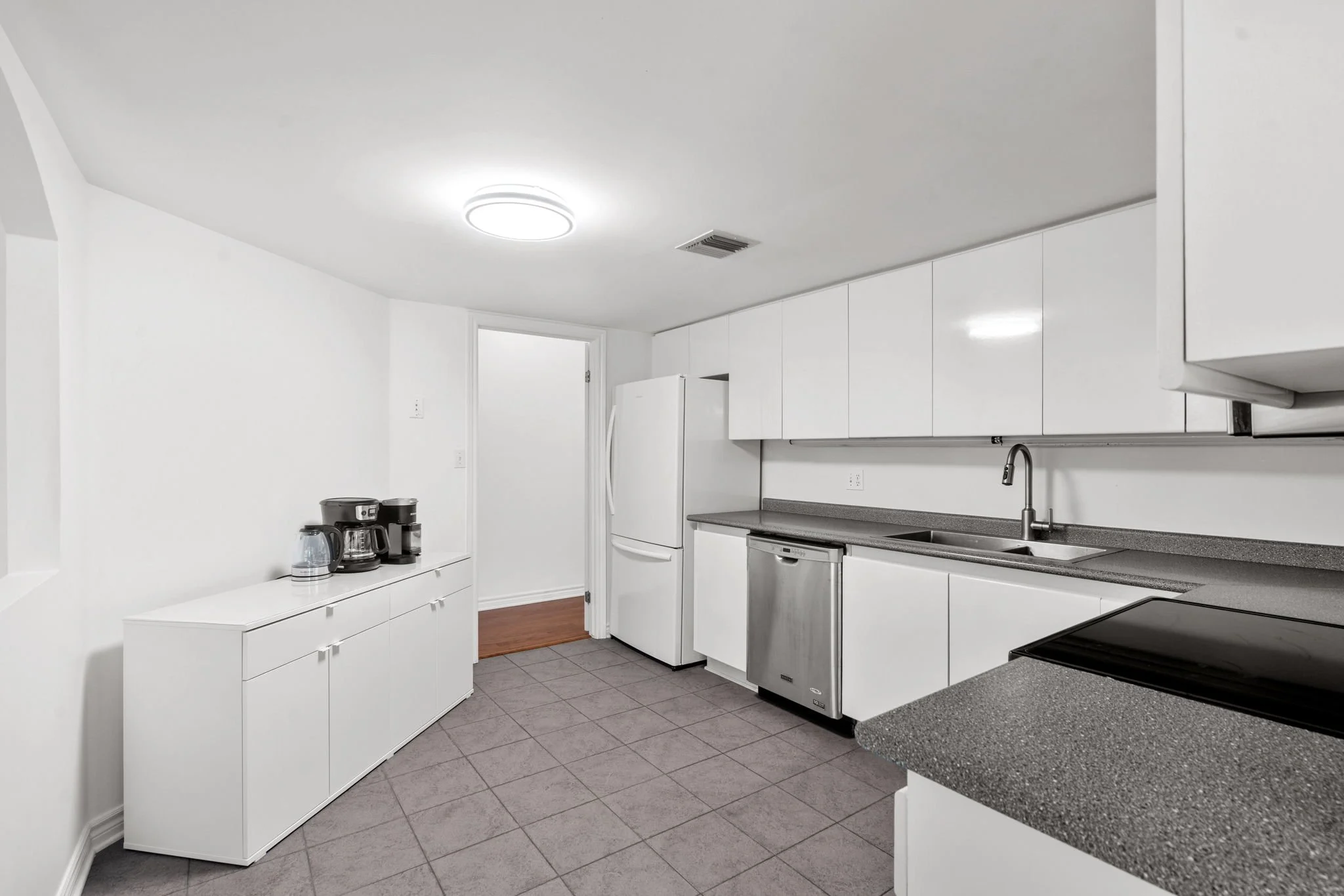 13-web-or-mls-3105-carling-ave-305.jpg