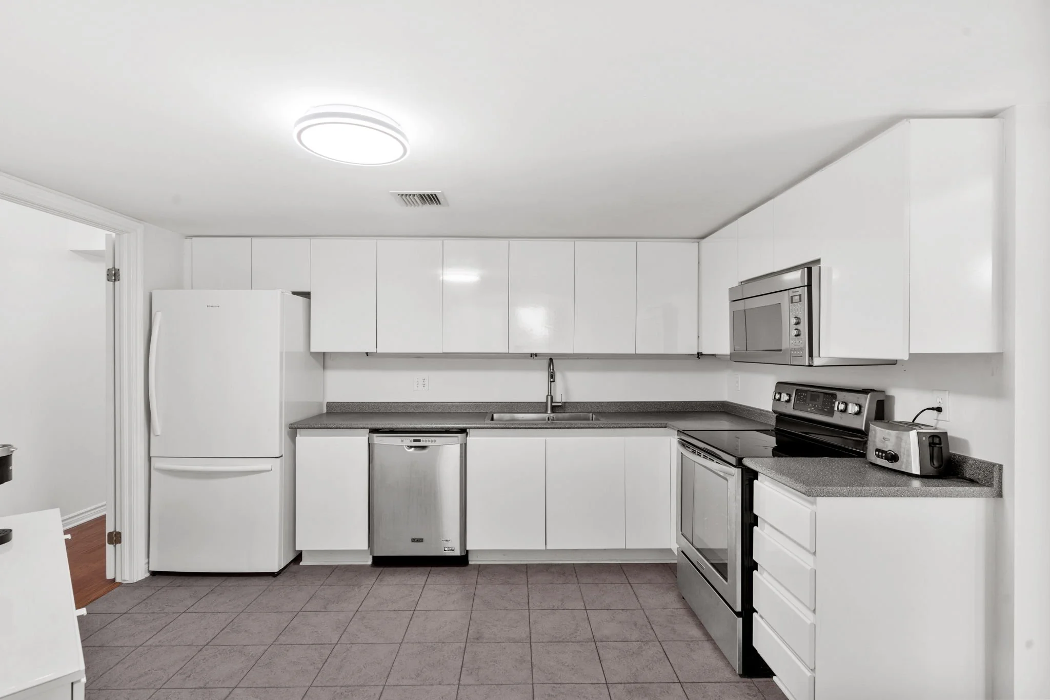 15-web-or-mls-3105-carling-ave-305.jpg