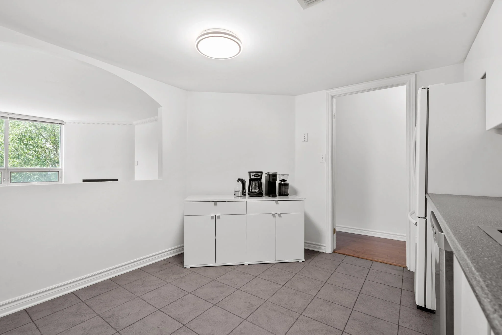 16-web-or-mls-3105-carling-ave-305.jpg