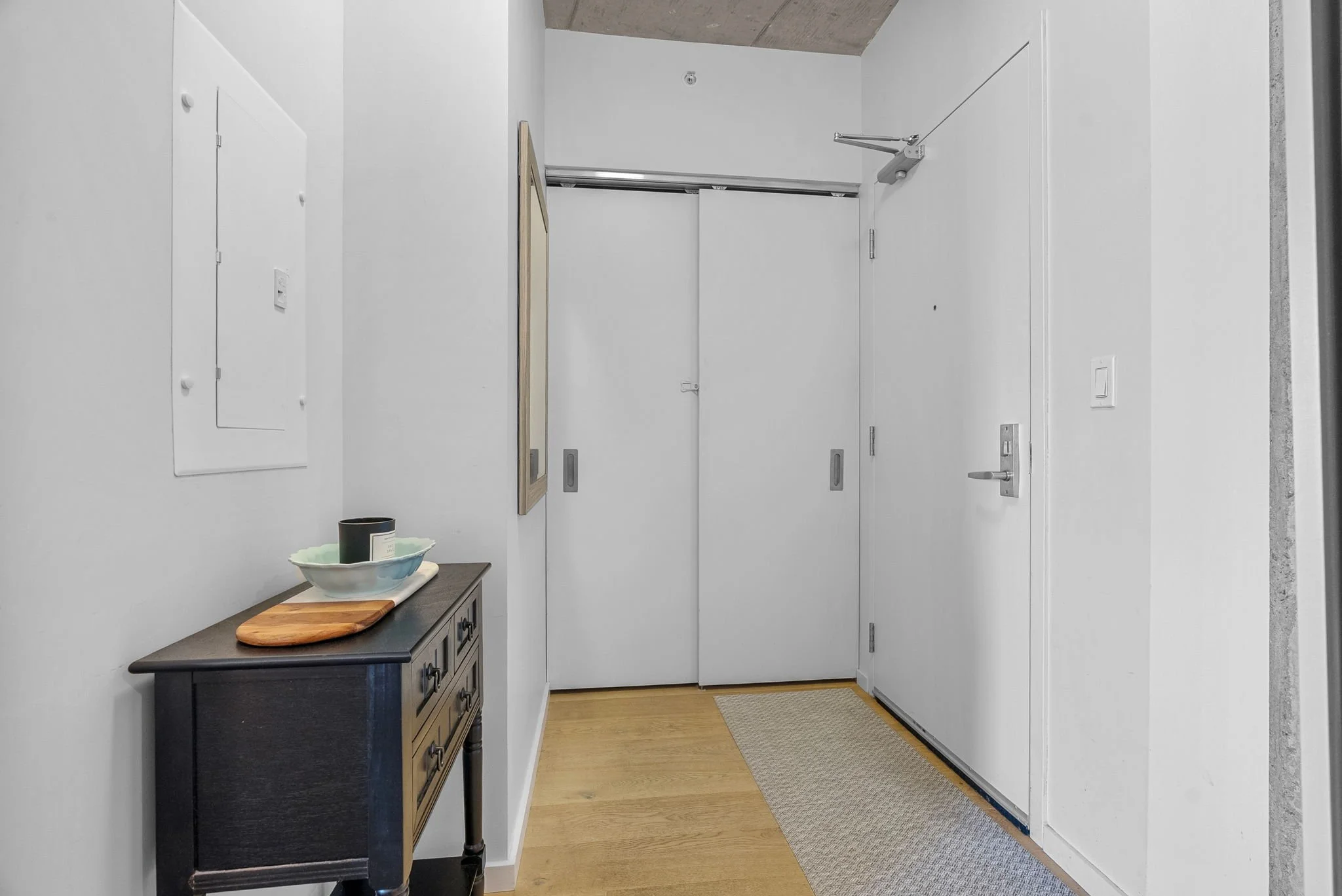 6-web-or-mls-1000-wellington-st-209.jpg