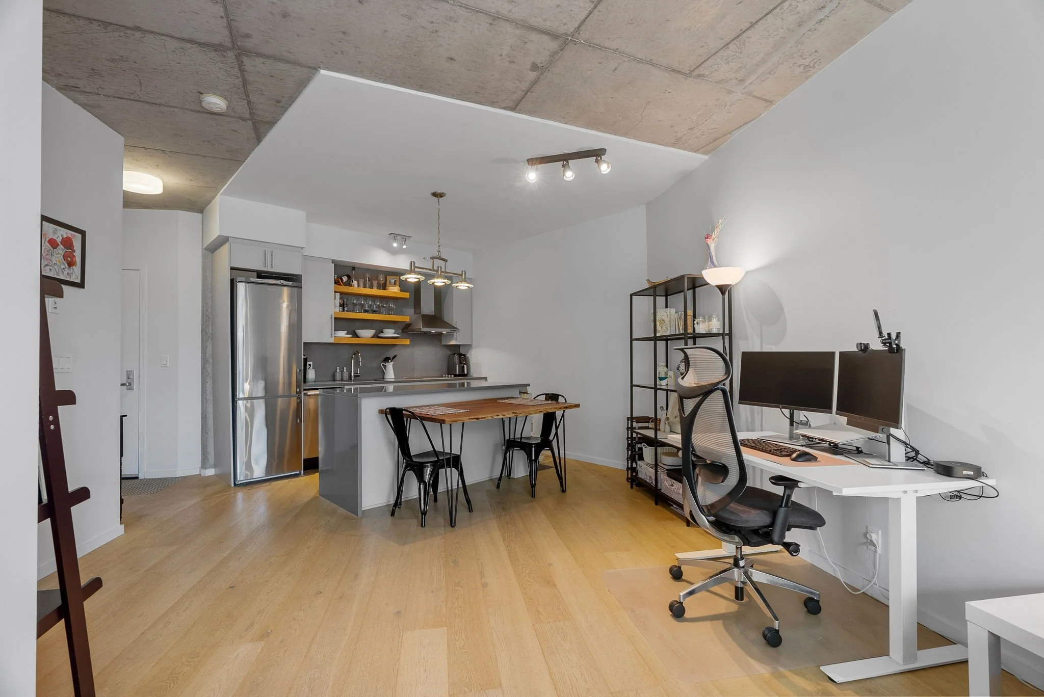 19-web-or-mls-1000-wellington-st-209.jpg