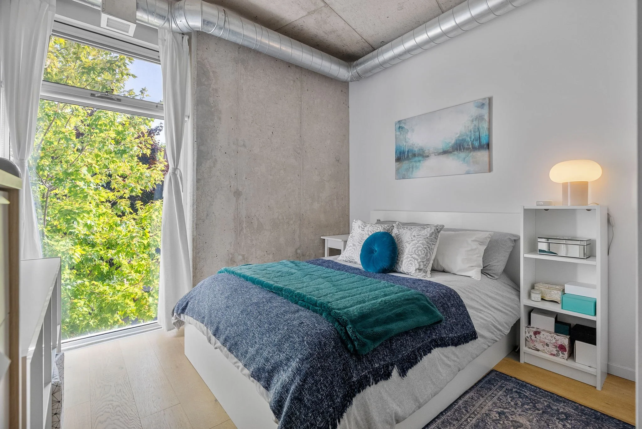 20-web-or-mls-1000-wellington-st-209.jpg