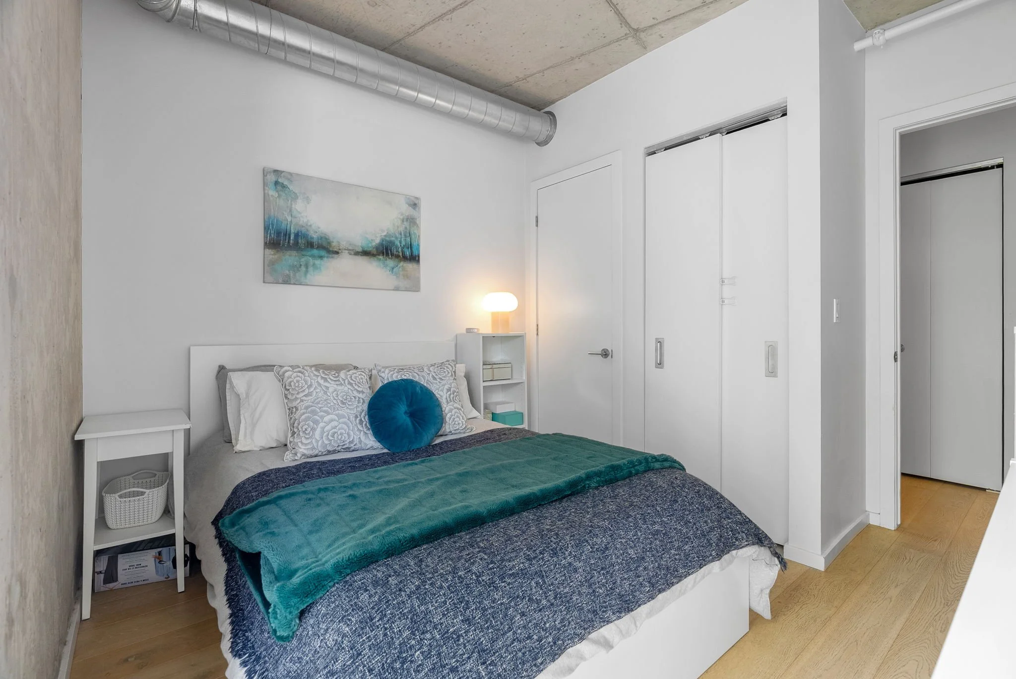 21-web-or-mls-1000-wellington-st-209.jpg