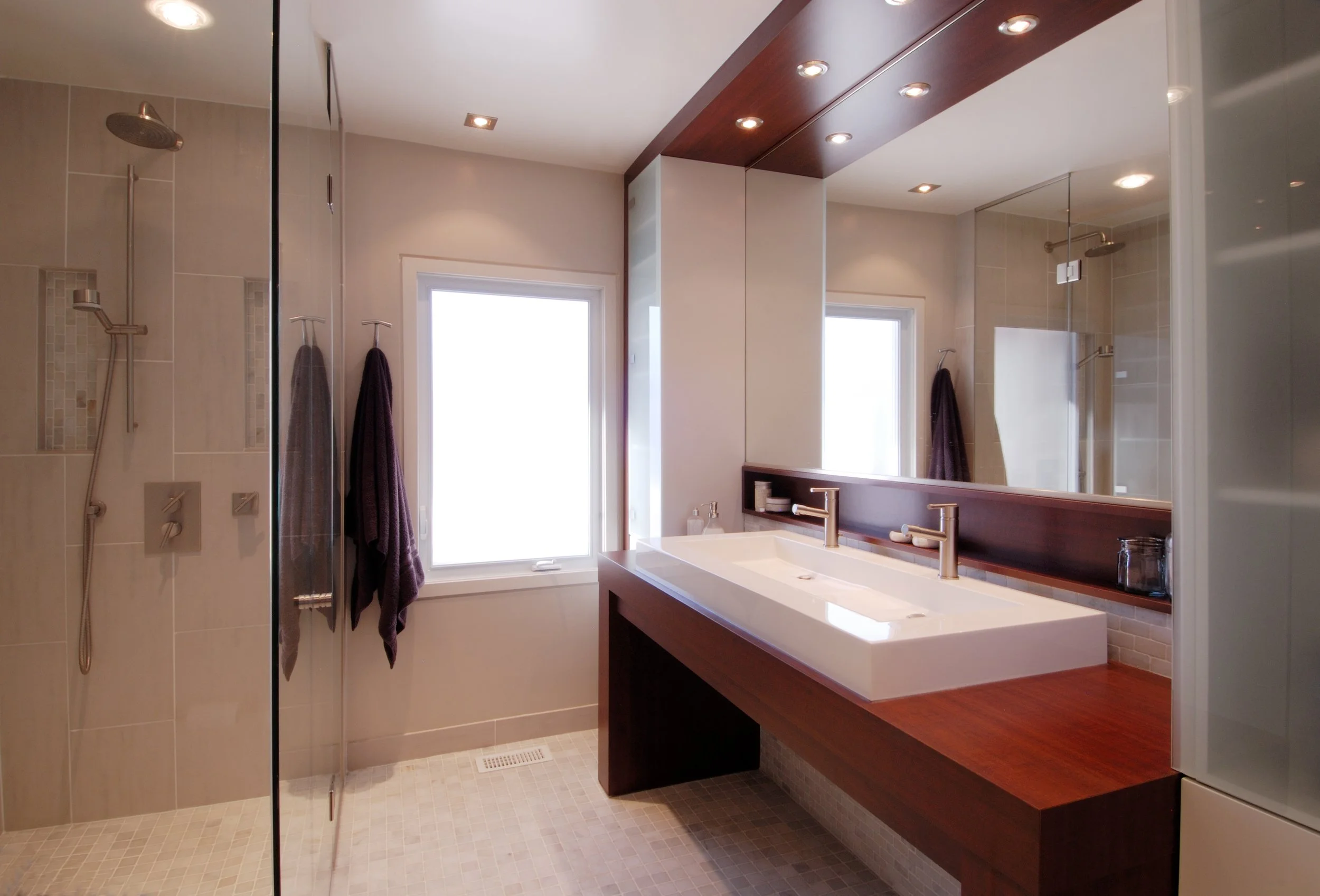 gilchrist ensuite 1.jpg