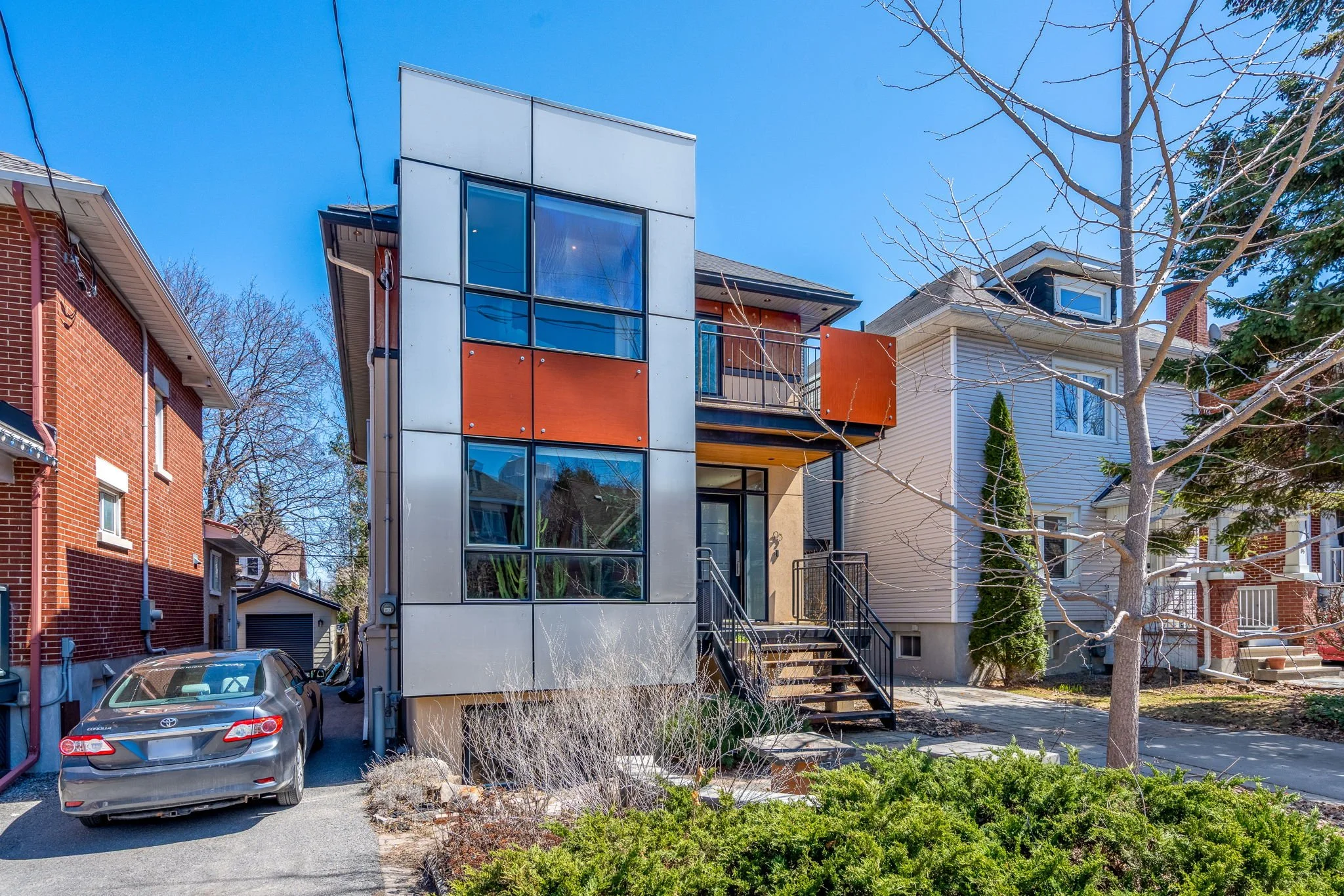 2-web-or-mls-93-gilchrist-ave.jpg