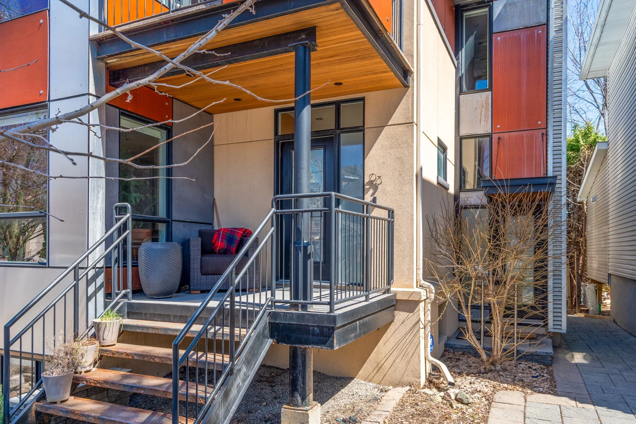 4-web-or-mls-93-gilchrist-ave.jpg