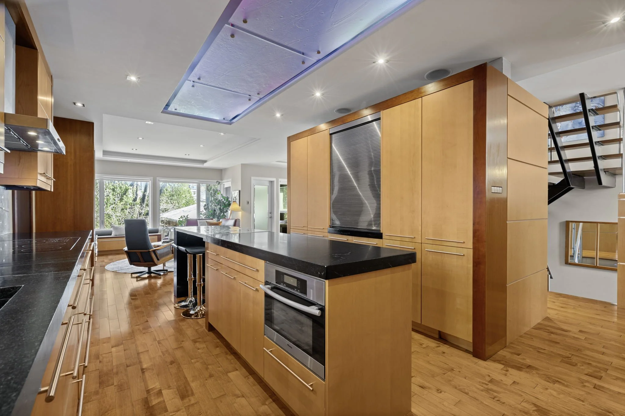 28-web-or-mls-93-gilchrist-ave.jpg