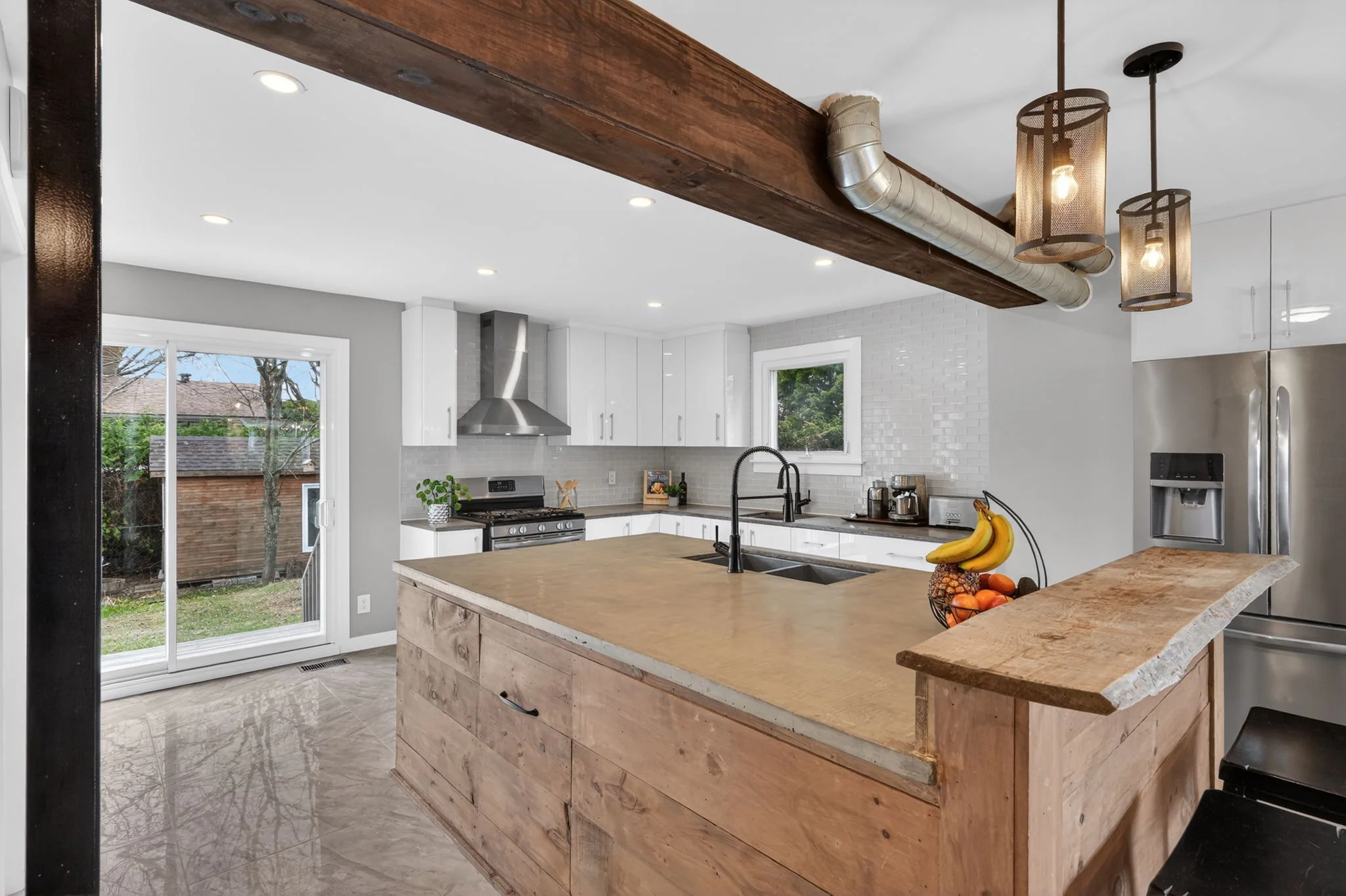 8-web-or-mls-1358-viking-dr.jpg