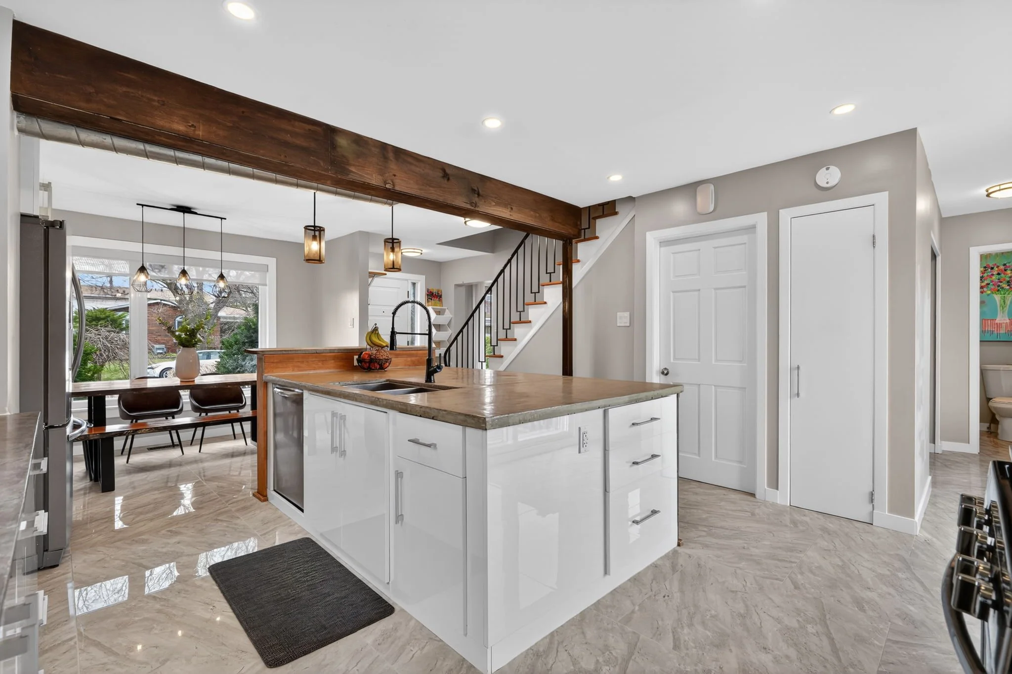 13-web-or-mls-1358-viking-dr.jpg