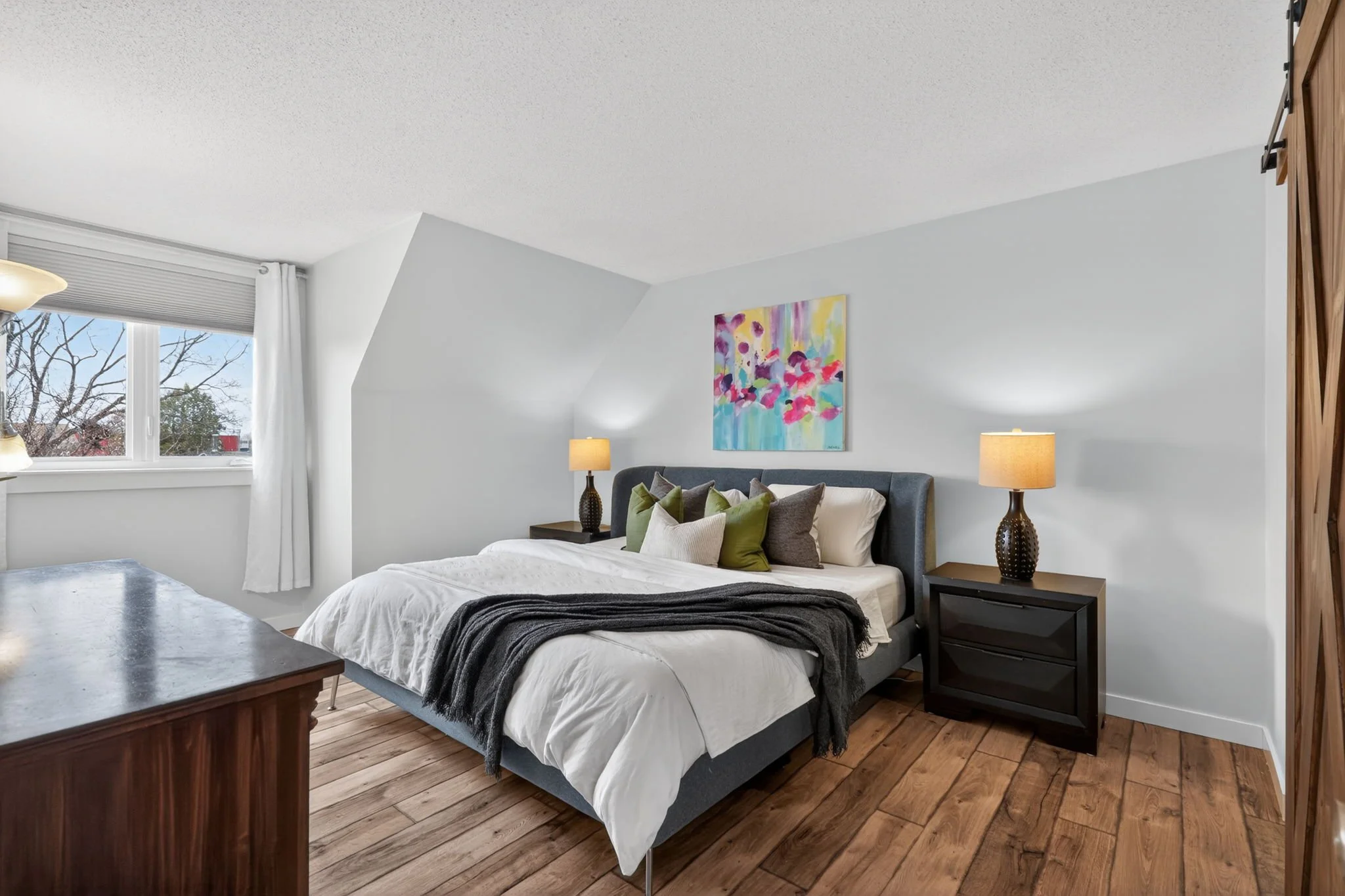 22-web-or-mls-1358-viking-dr.jpg