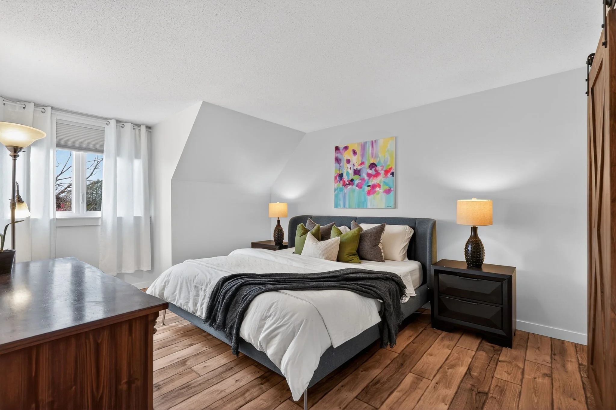 23-web-or-mls-1358-viking-dr.jpg