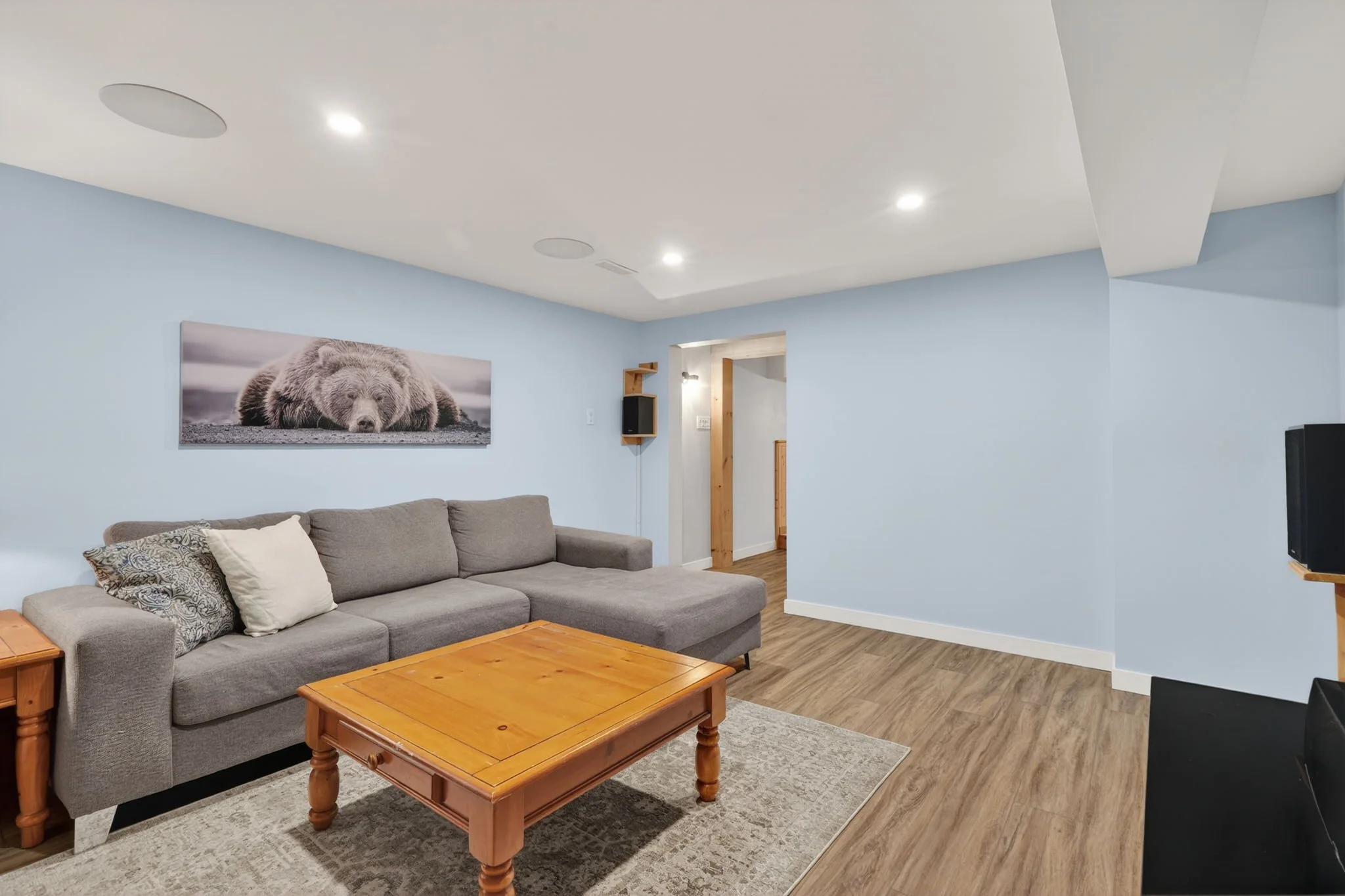 35-web-or-mls-1358-viking-dr.jpg