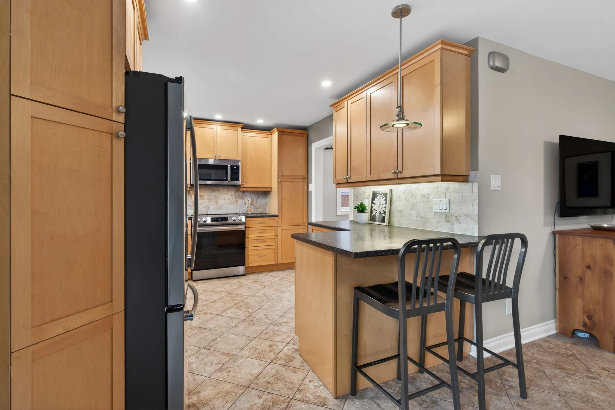 20-web-or-mls-1774-playfair-dr.jpg