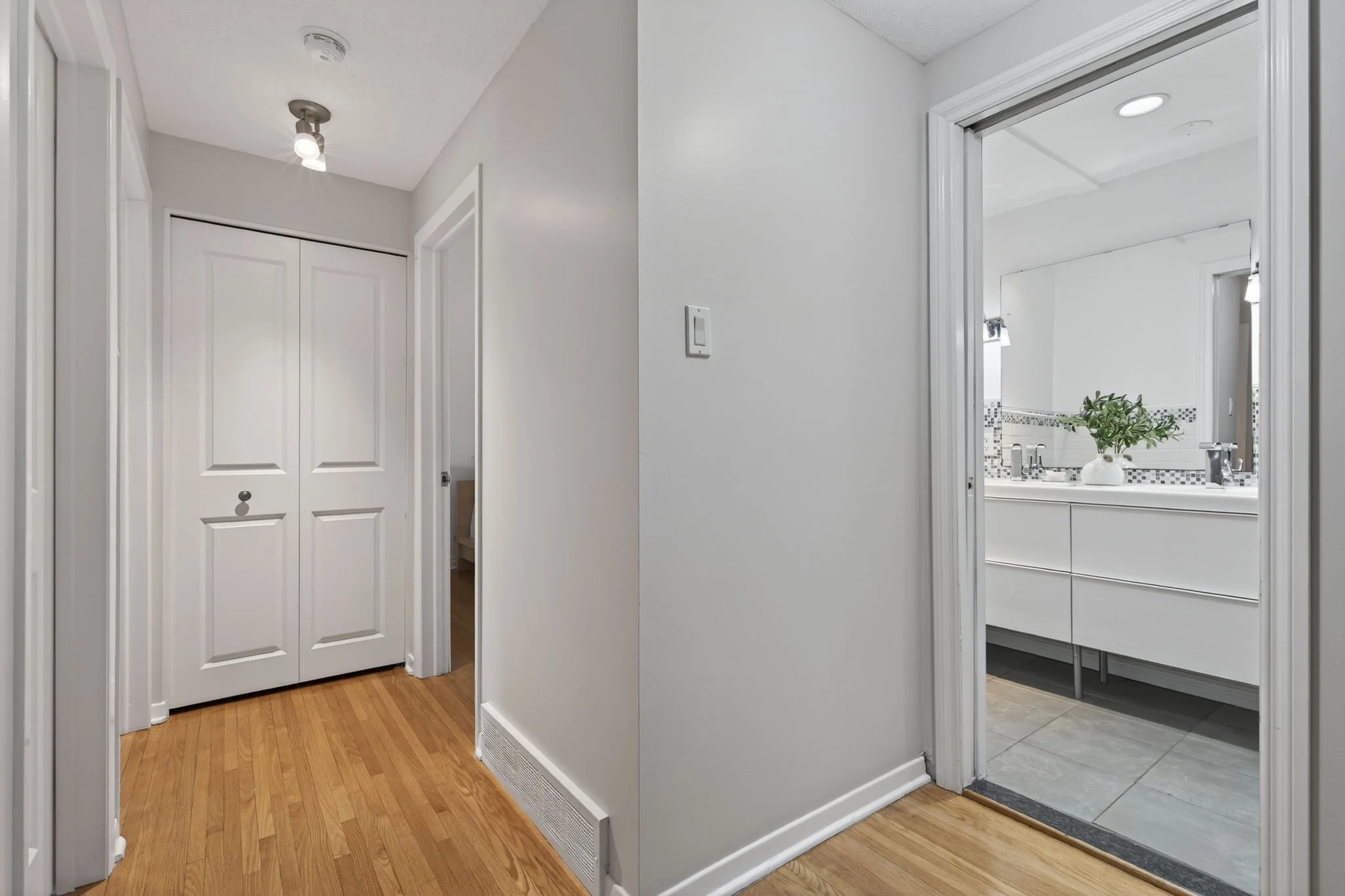 26-web-or-mls-1774-playfair-dr.jpg