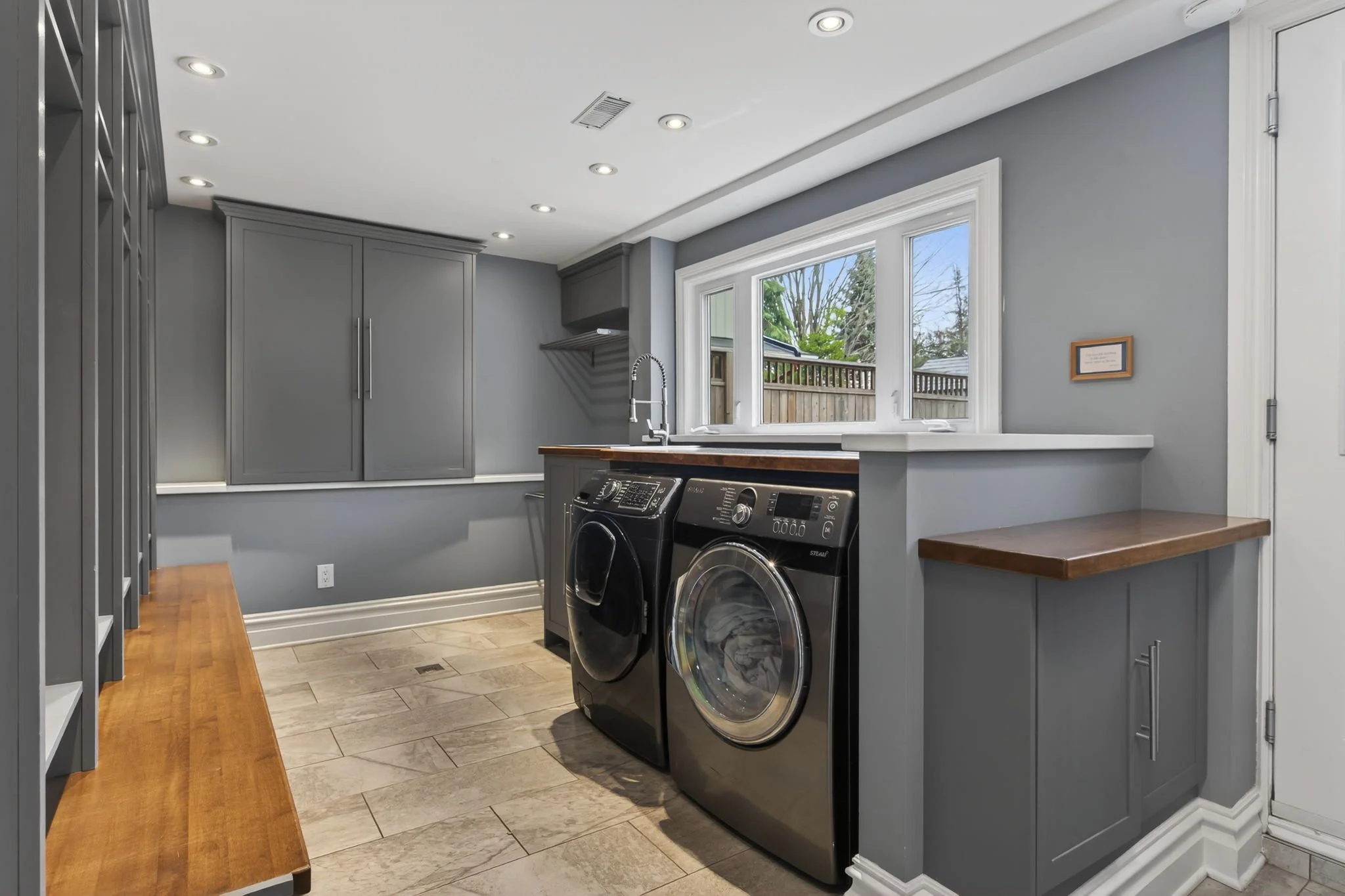 45-web-or-mls-1774-playfair-dr.jpg