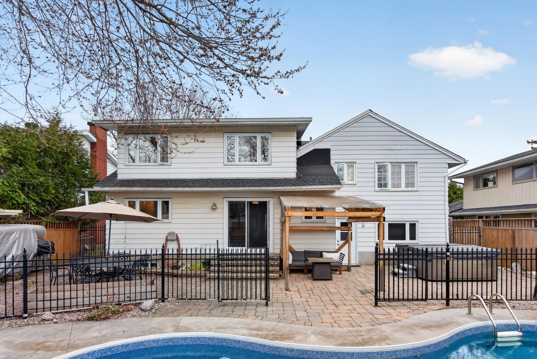 49-web-or-mls-1774-playfair-dr.jpg