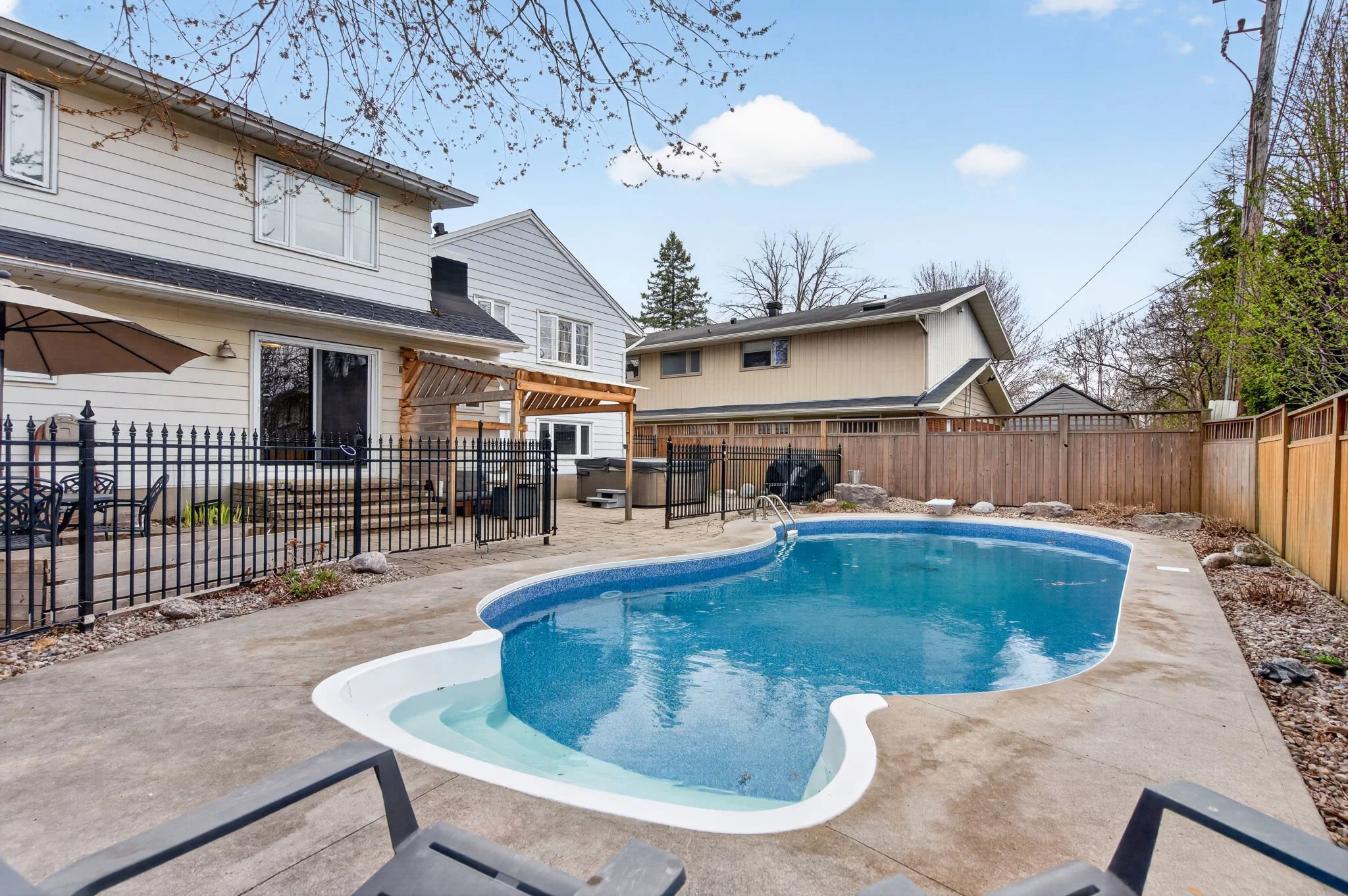 50-web-or-mls-1774-playfair-dr.jpg