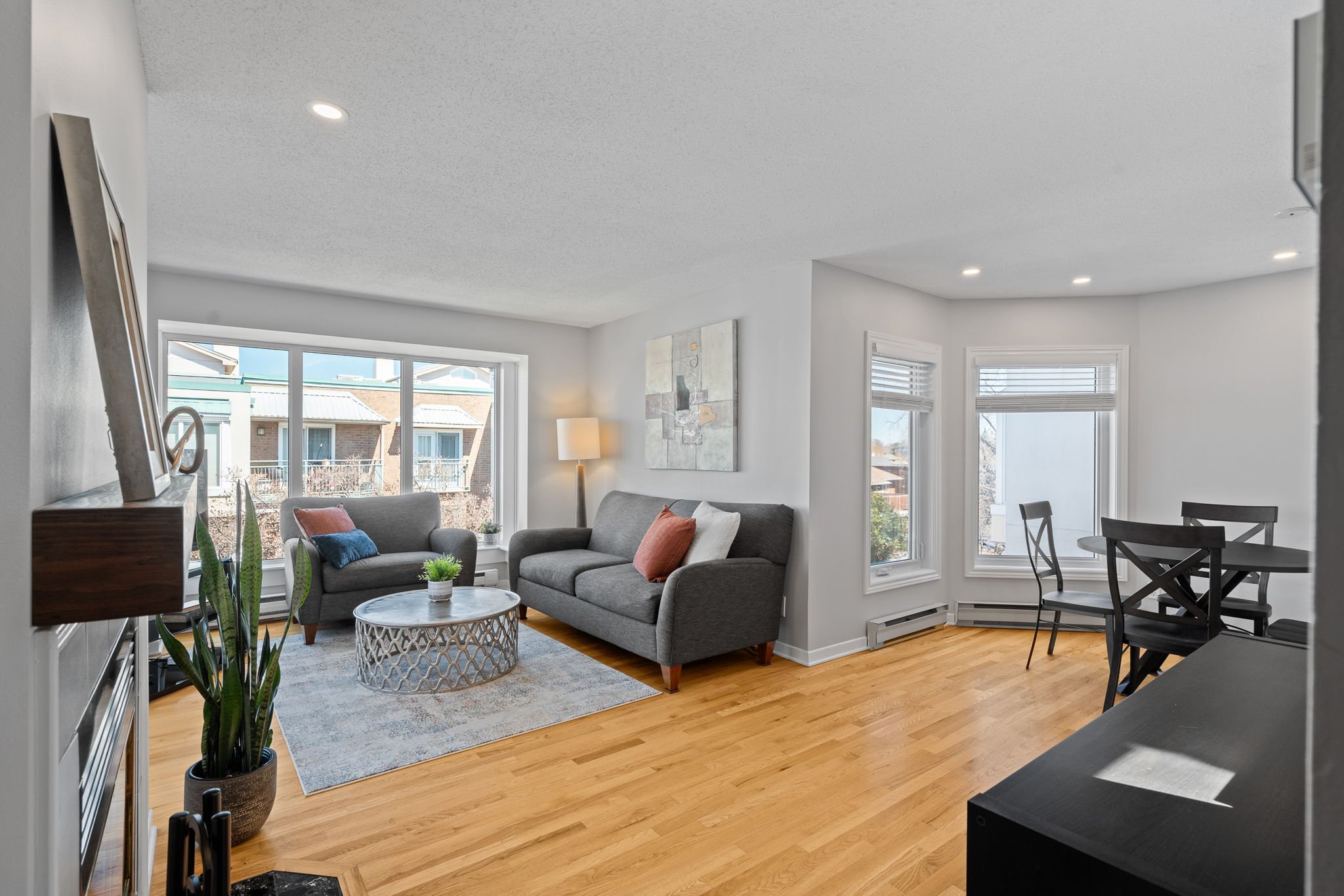 5-web-or-mls-1-columbus-ave-403.jpg