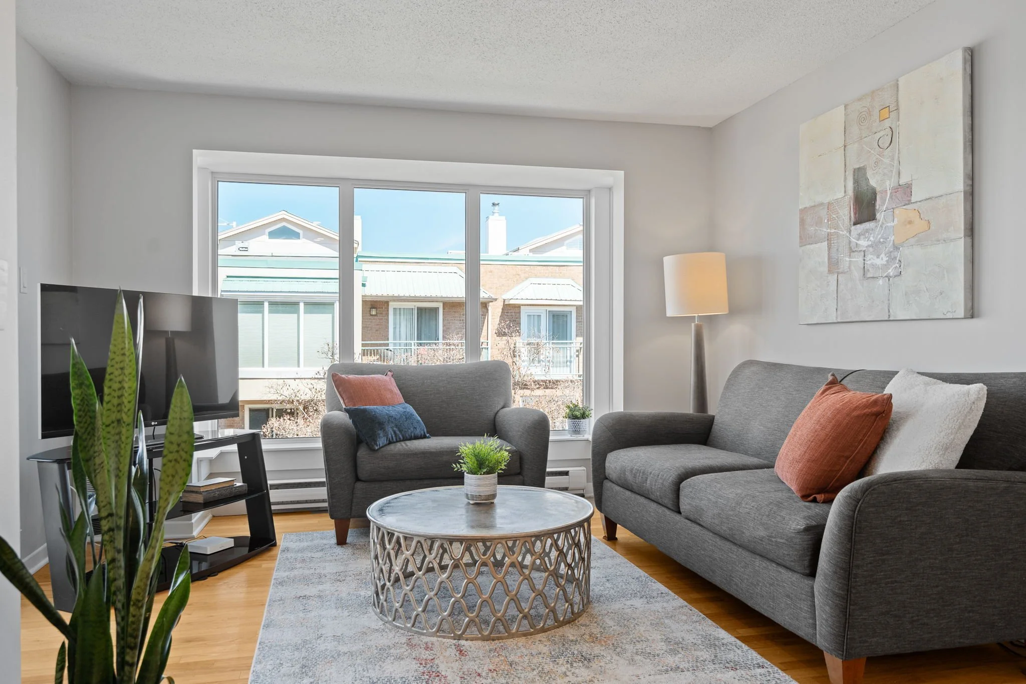 7-web-or-mls-1-columbus-ave-403.jpg