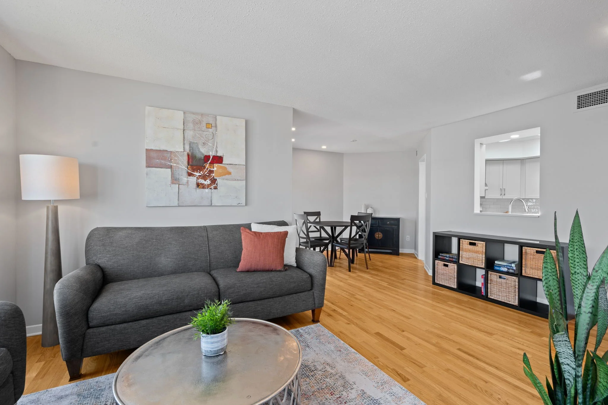 9-web-or-mls-1-columbus-ave-403.jpg