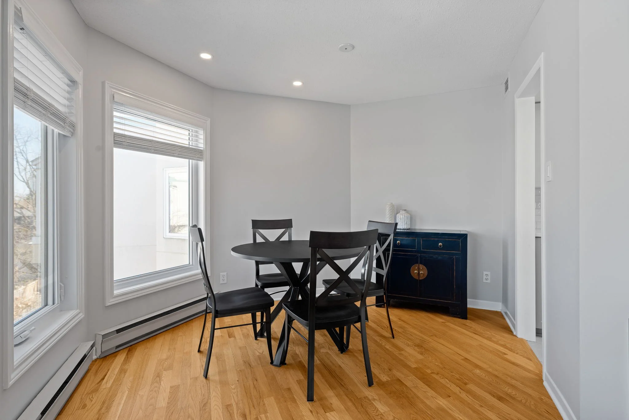11-web-or-mls-1-columbus-ave-403.jpg