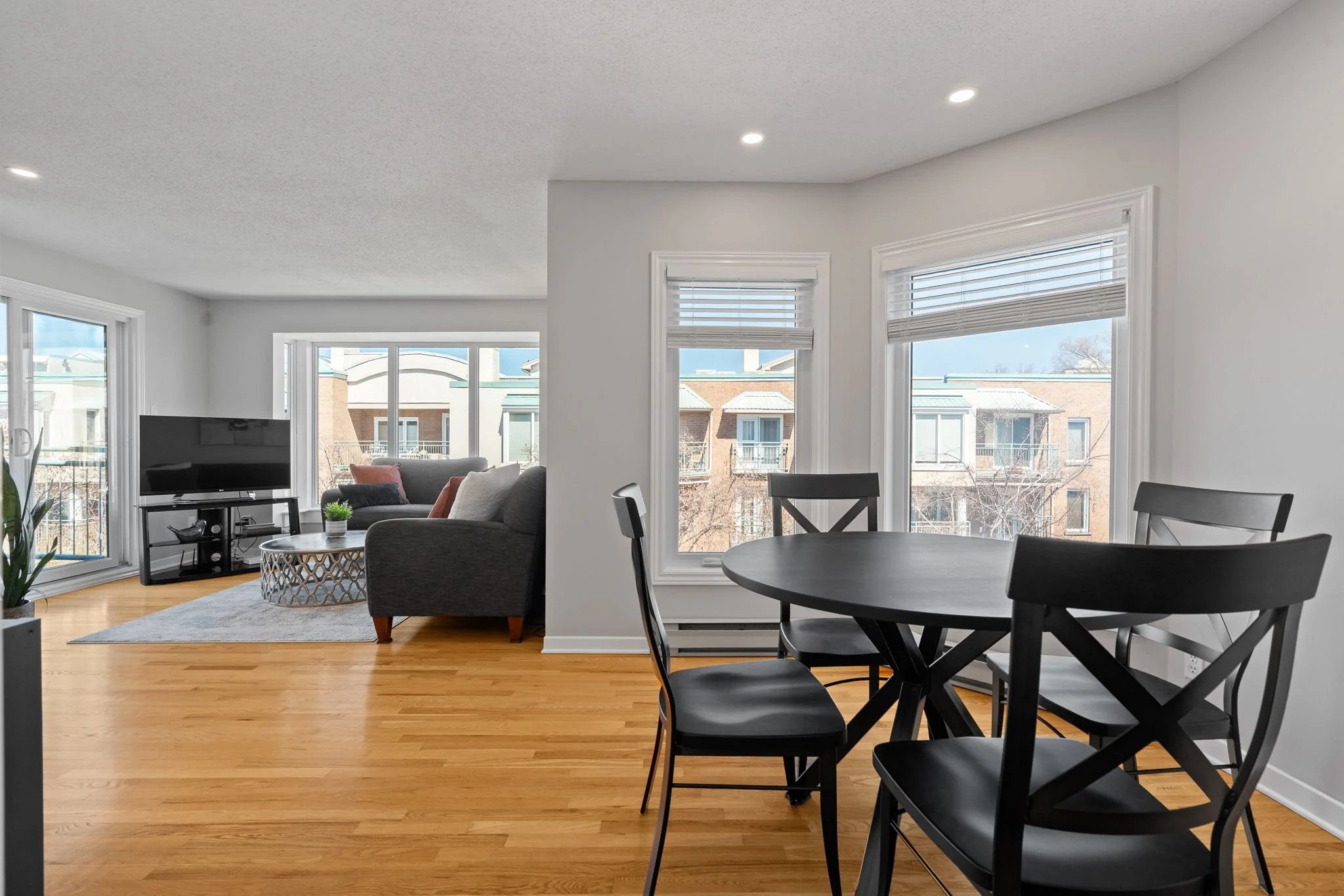 12-web-or-mls-1-columbus-ave-403.jpg