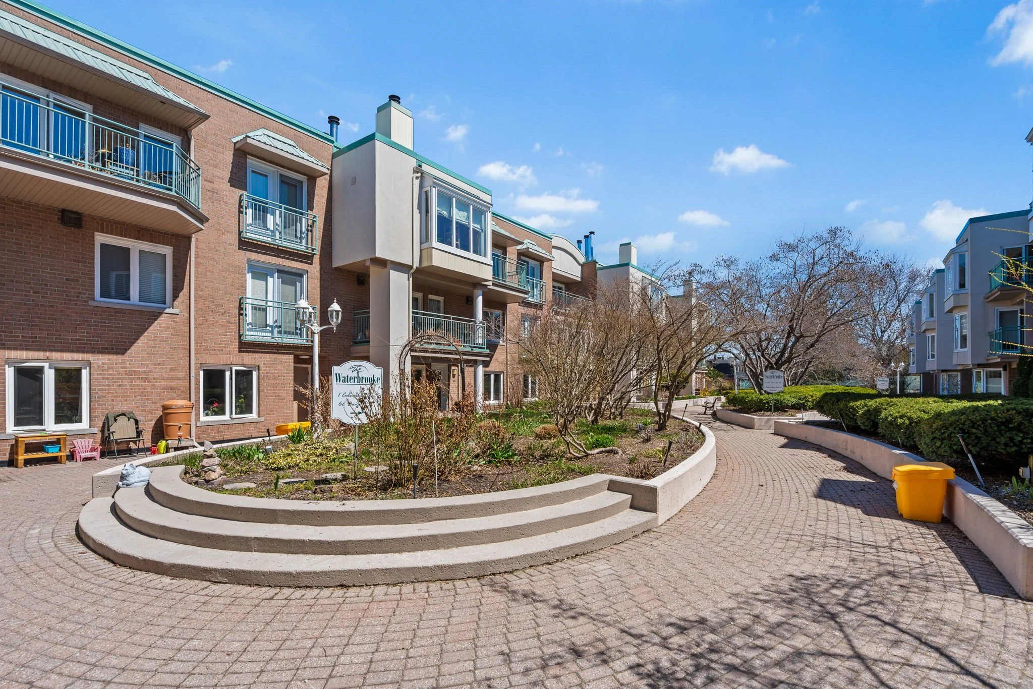 33-web-or-mls-1-columbus-ave-403.jpg