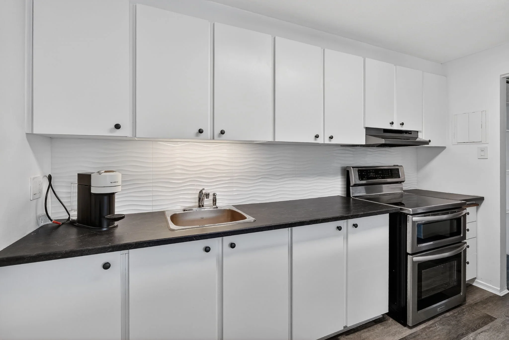 7-web-or-mls-49-sumac-st-9.jpg